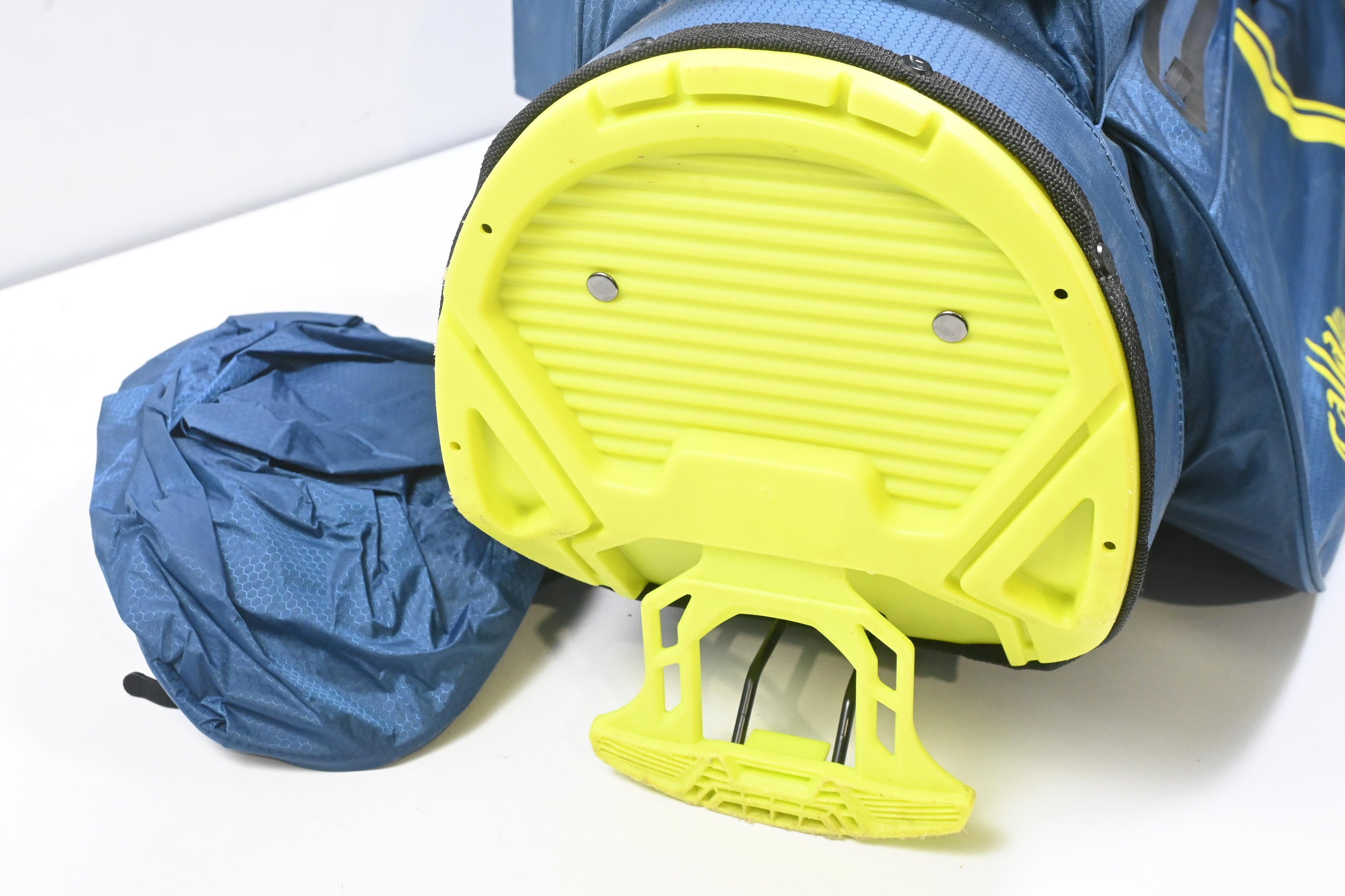Callaway Chase Dry Stand Bag / 4-Way Divider / Navy, Yellow