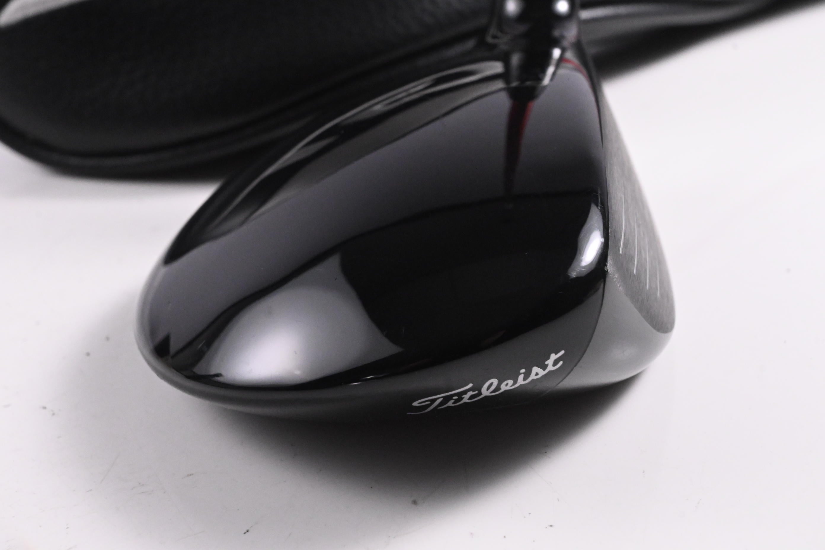 Titleist GT2 #5 Wood / 18 Degree / Regular Flex Denali Red 60 Shaft
