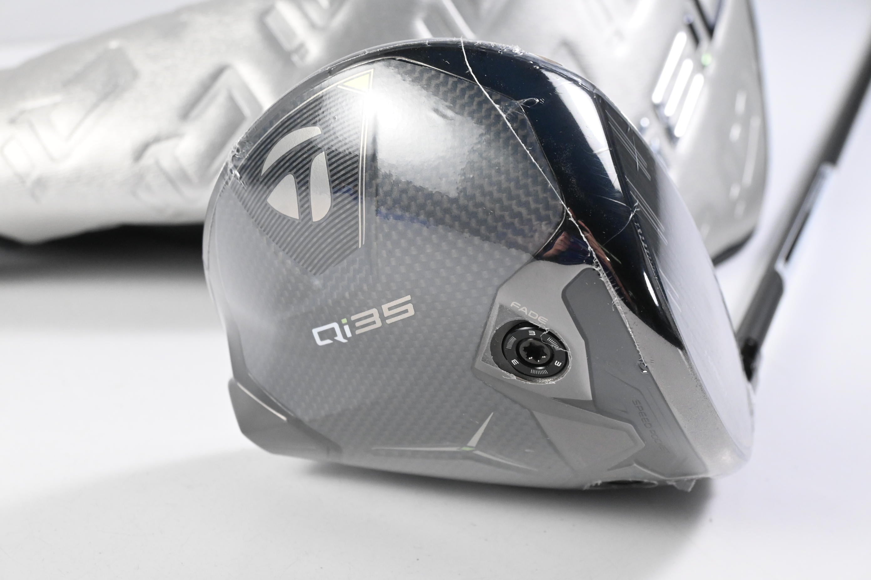 Taylormade Qi35 LS Driver / 8 Degree / Regular Flex Fujikura Ventus Blue 5 Shaft