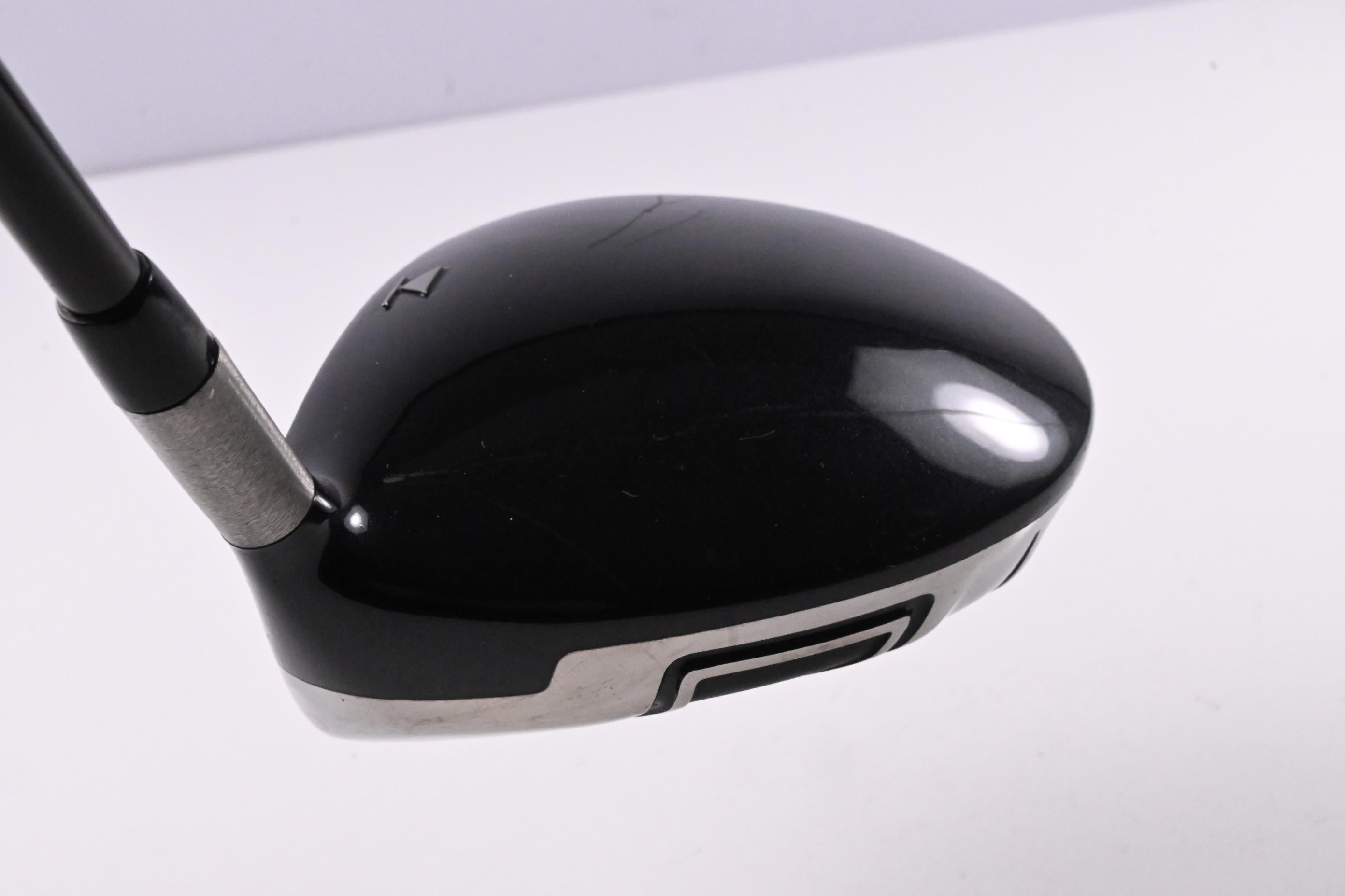 Titleist 909 D3 Driver / 9.5 Degree / Stiff Flex Aldila Voodoo Shaft