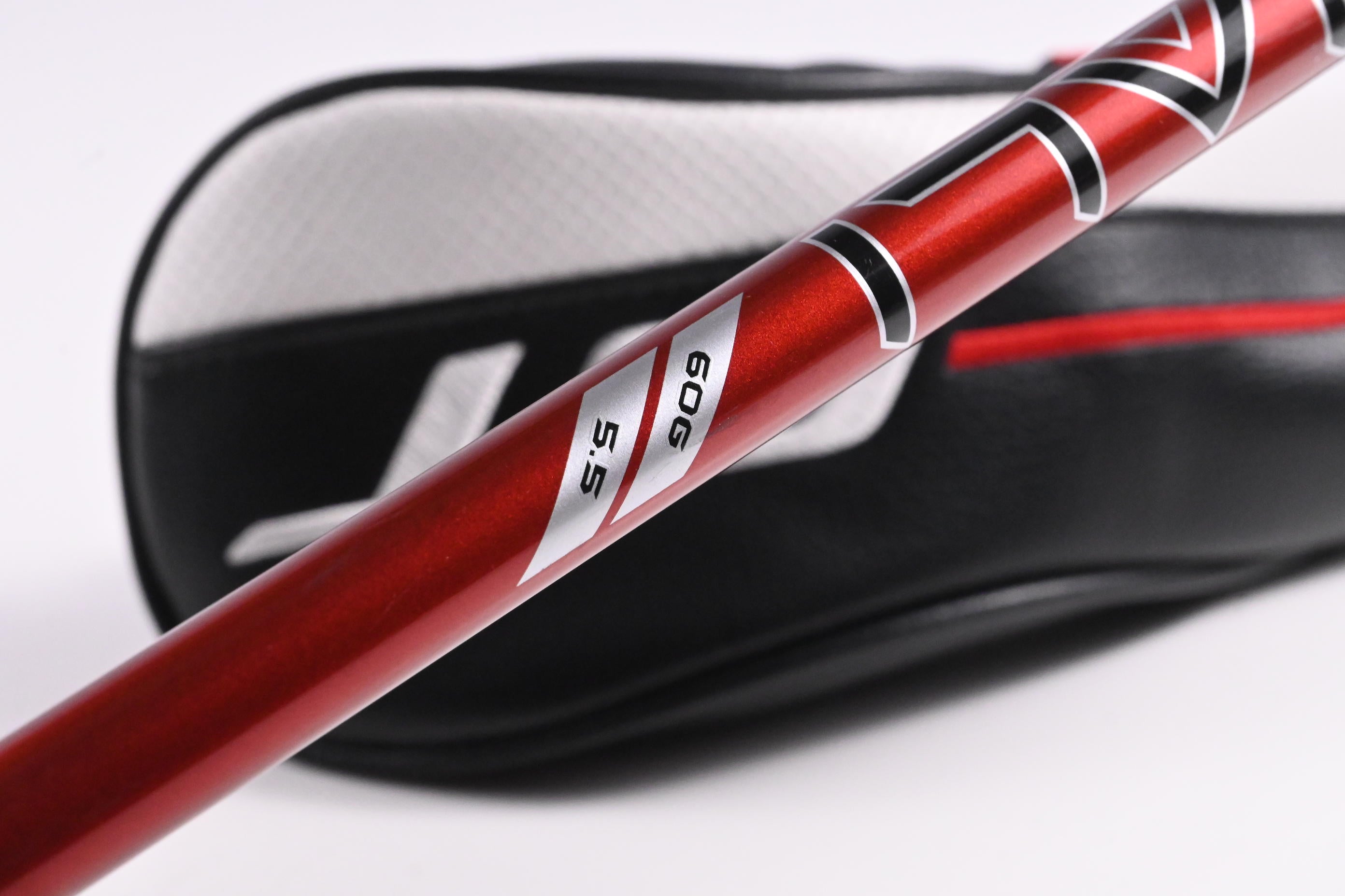 Titleist GT2 #5 Wood / 18 Degree / Regular Flex Denali Red 60 Shaft