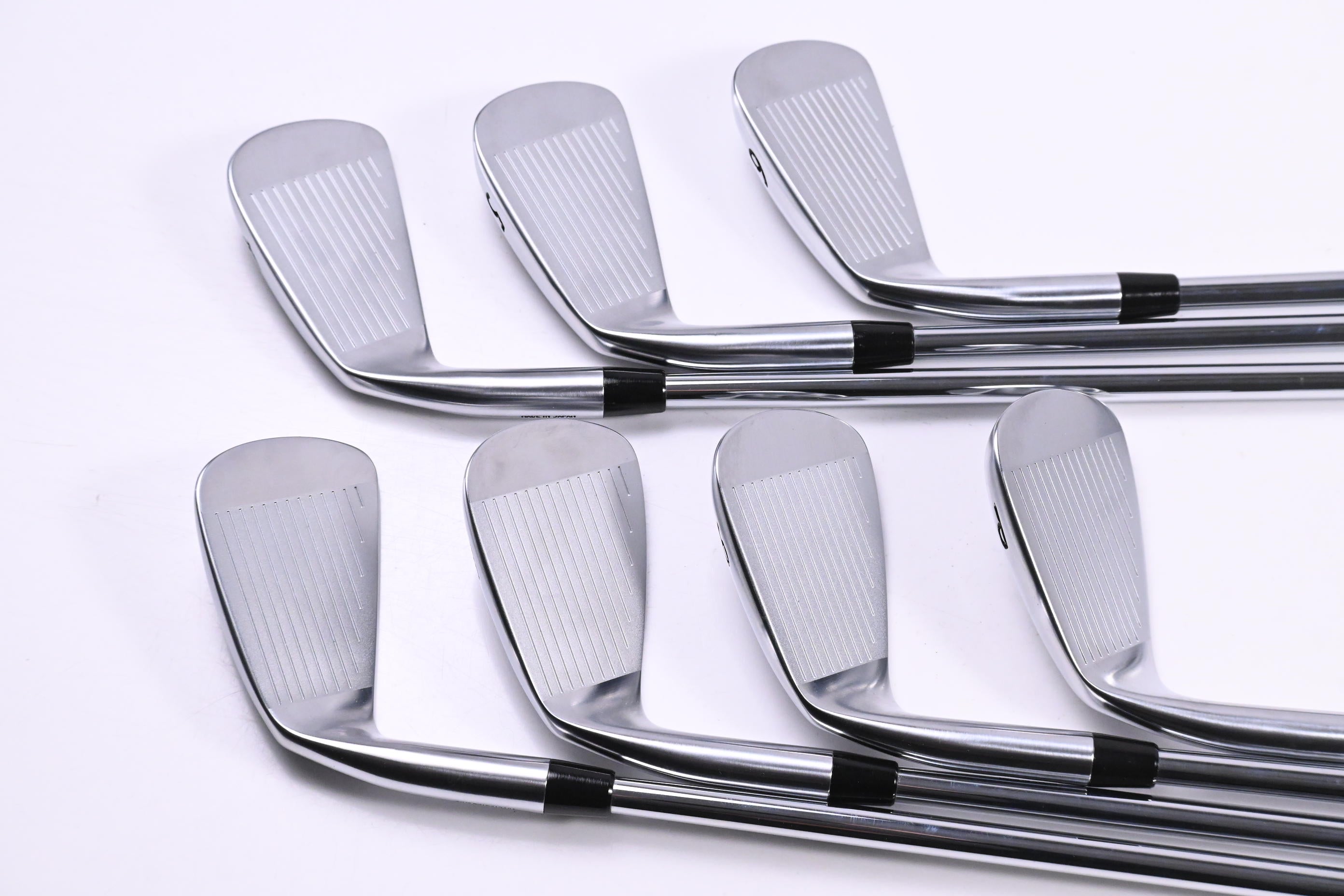 Miura KM-700 Irons / 4-PW / Stiff Flex Dynamic Gold S300 Shafts