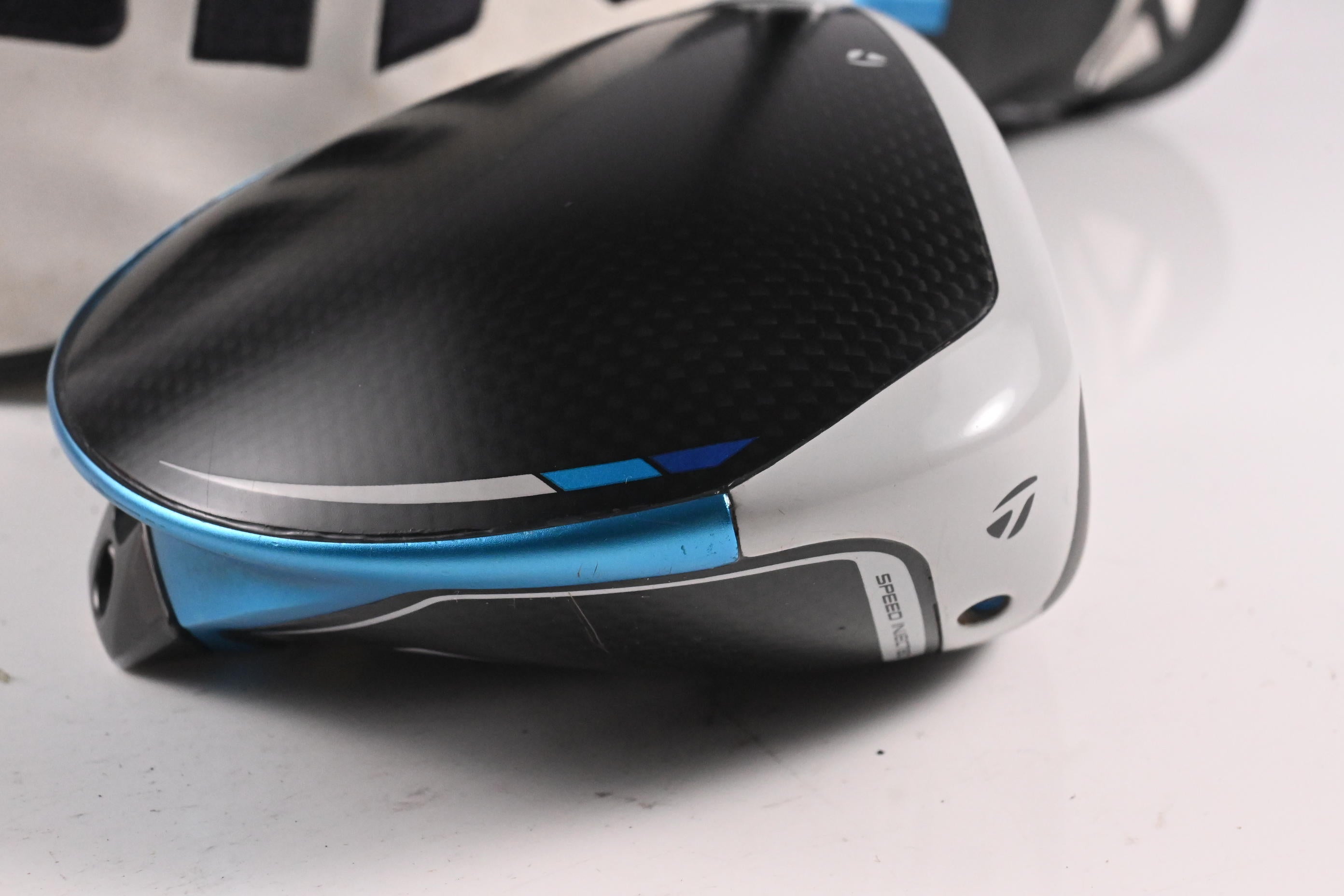 Taylormade SIM2 Max Driver / 9 Degree / Regular Flex Tensei AV RAW Blue 60 Shaft