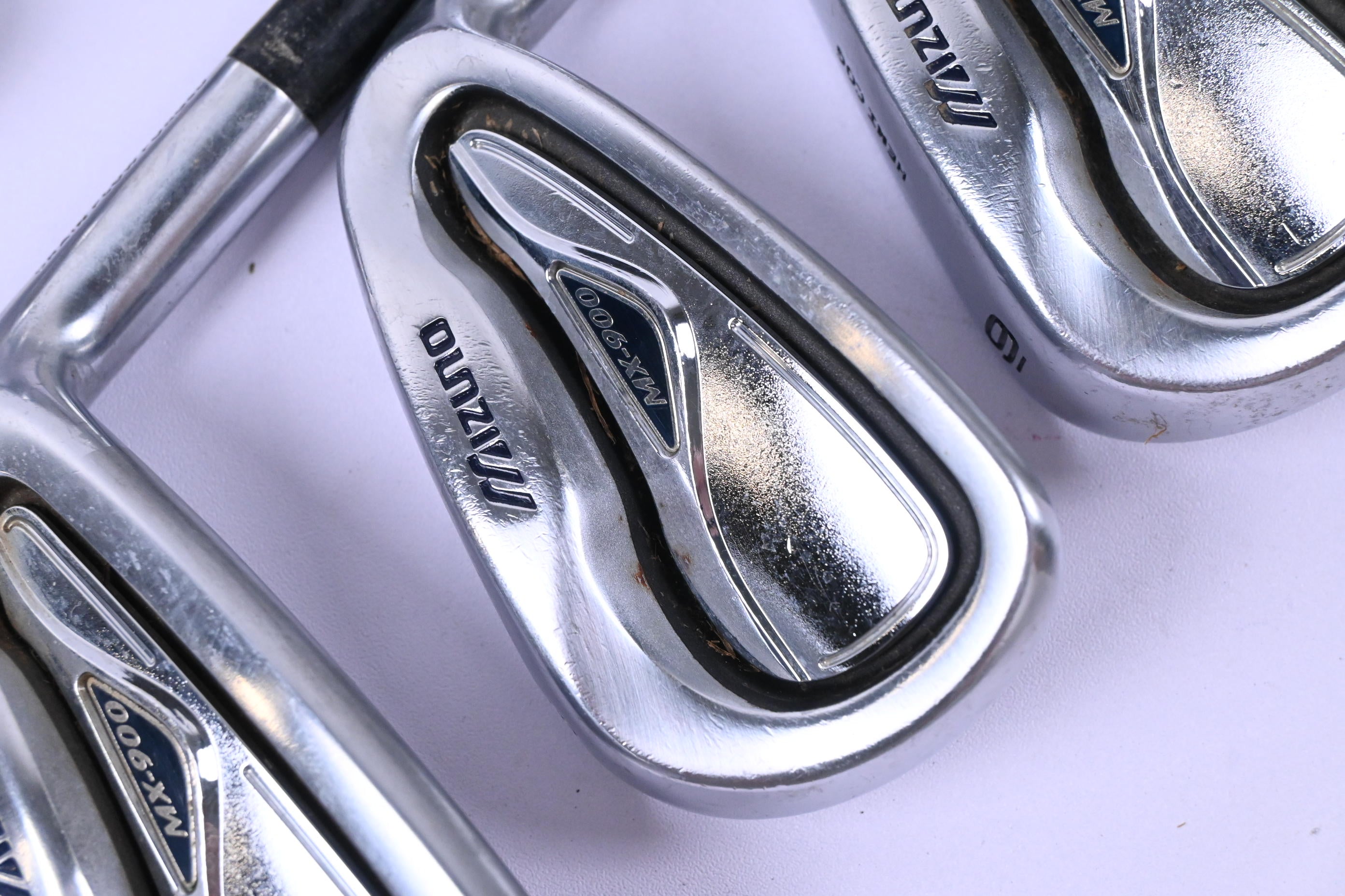 Mizuno MX-900 Irons / 3-PW / Regular Flex Dynamic Gold Lite R300 Shafts