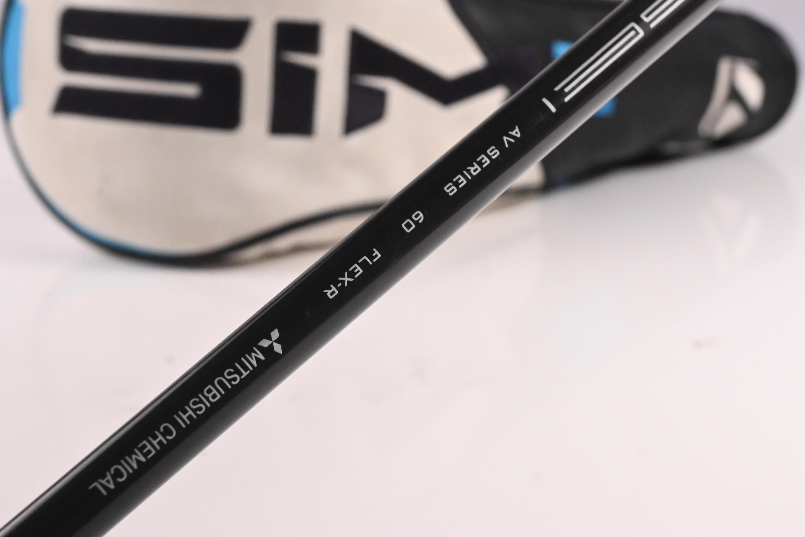 Taylormade SIM2 Max Driver / 9 Degree / Regular Flex Tensei AV RAW Blue 60 Shaft