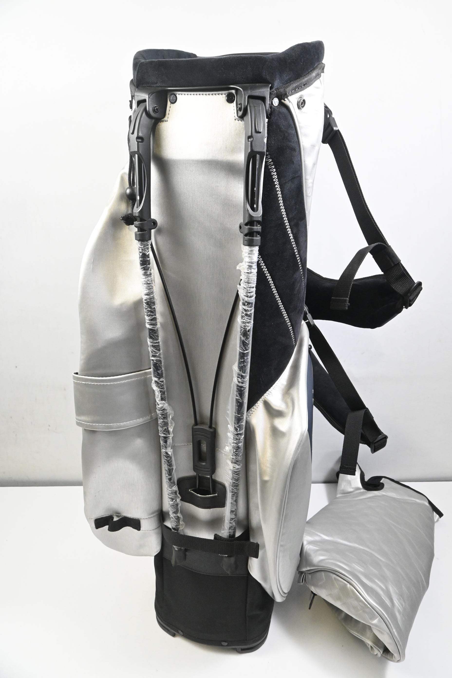 Taylormade Qi10 Stand Bag / 4-Way Divider / Navy, Silver