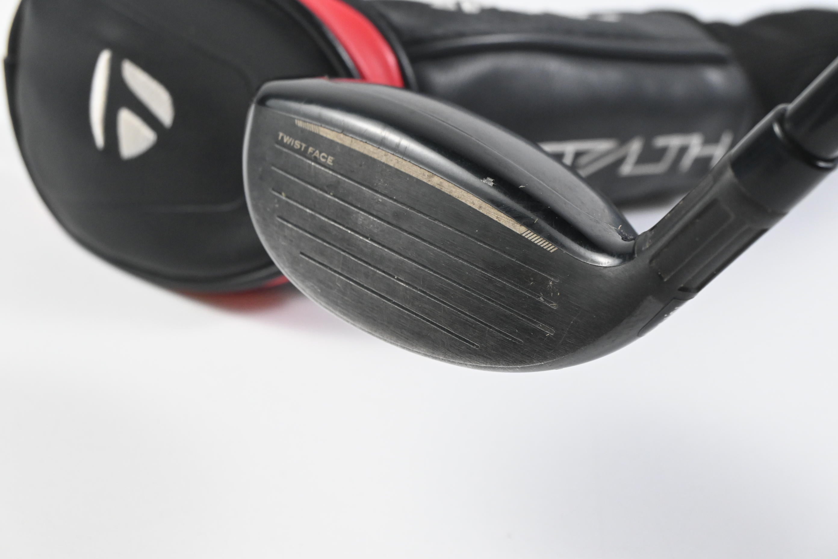 Taylormade Stealth #4 Hybrid / 22 Degree / Regular Flex Fujikura Ventus Red 6