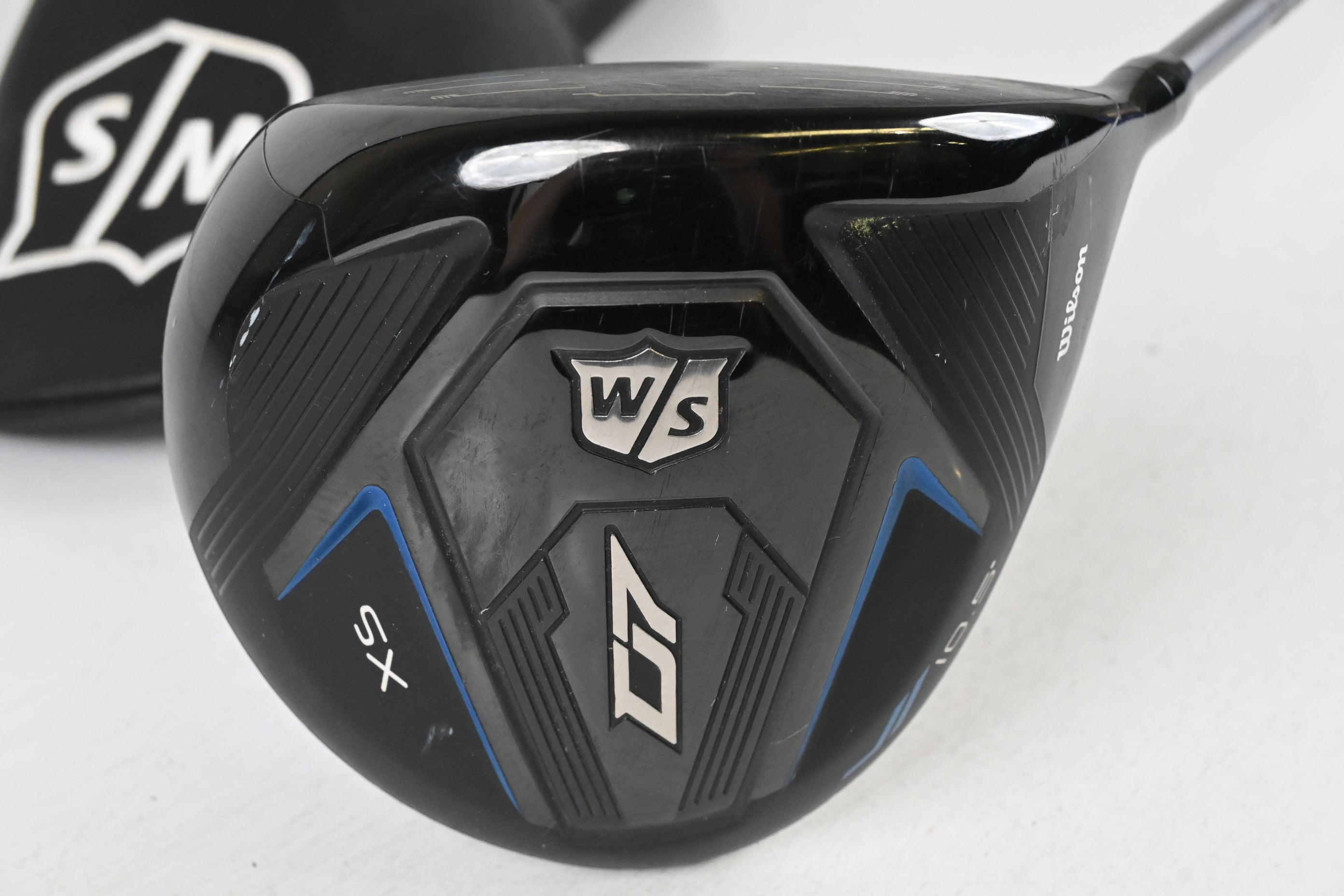 Wilson Staff D7 Driver / 10.5 Degree / Regular Flex UST Mamiya Helium Shaft