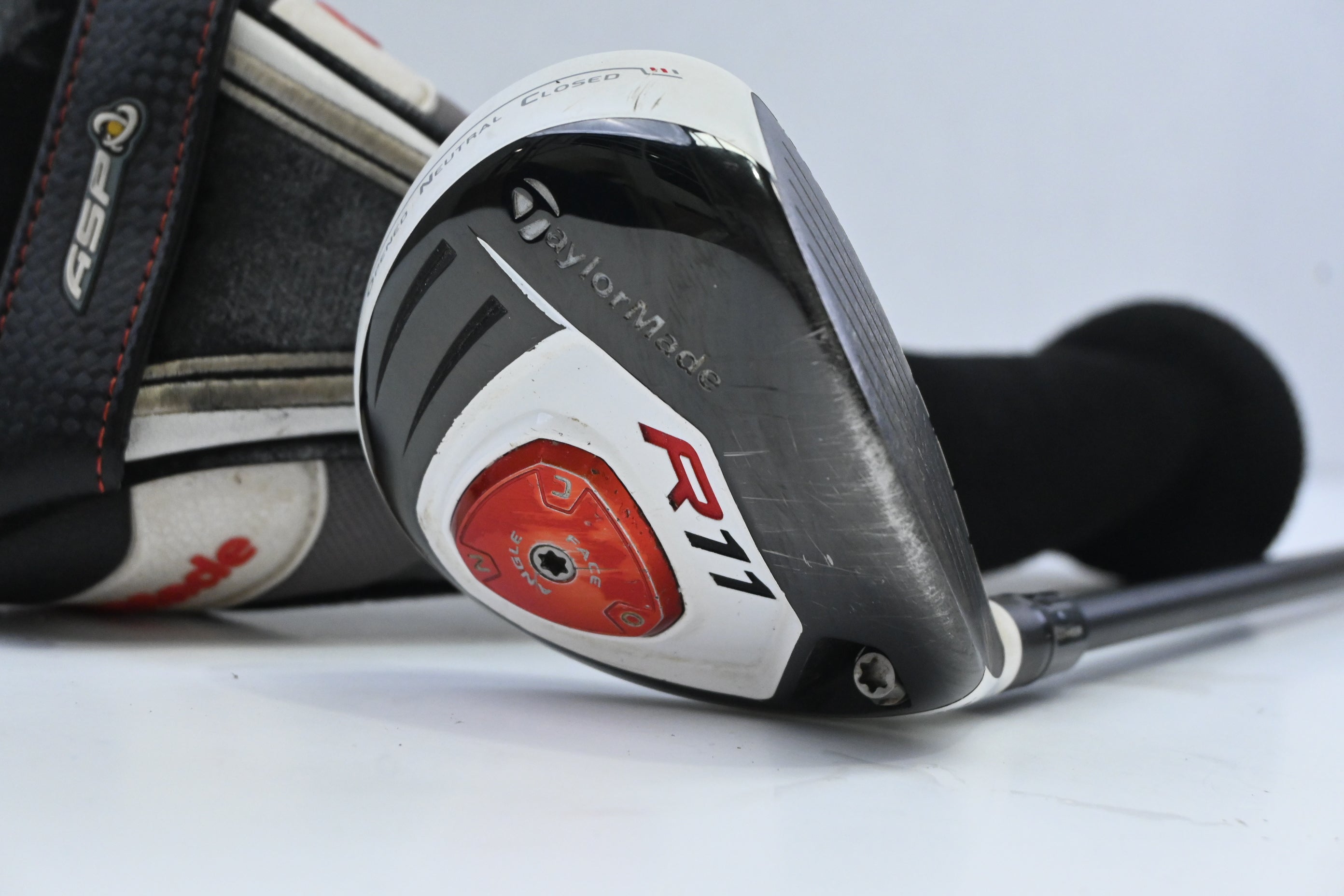 Taylormade R11 #5 Wood / 19 Degree / Stiff Flex Fujikura Motore F3 80 Shaft