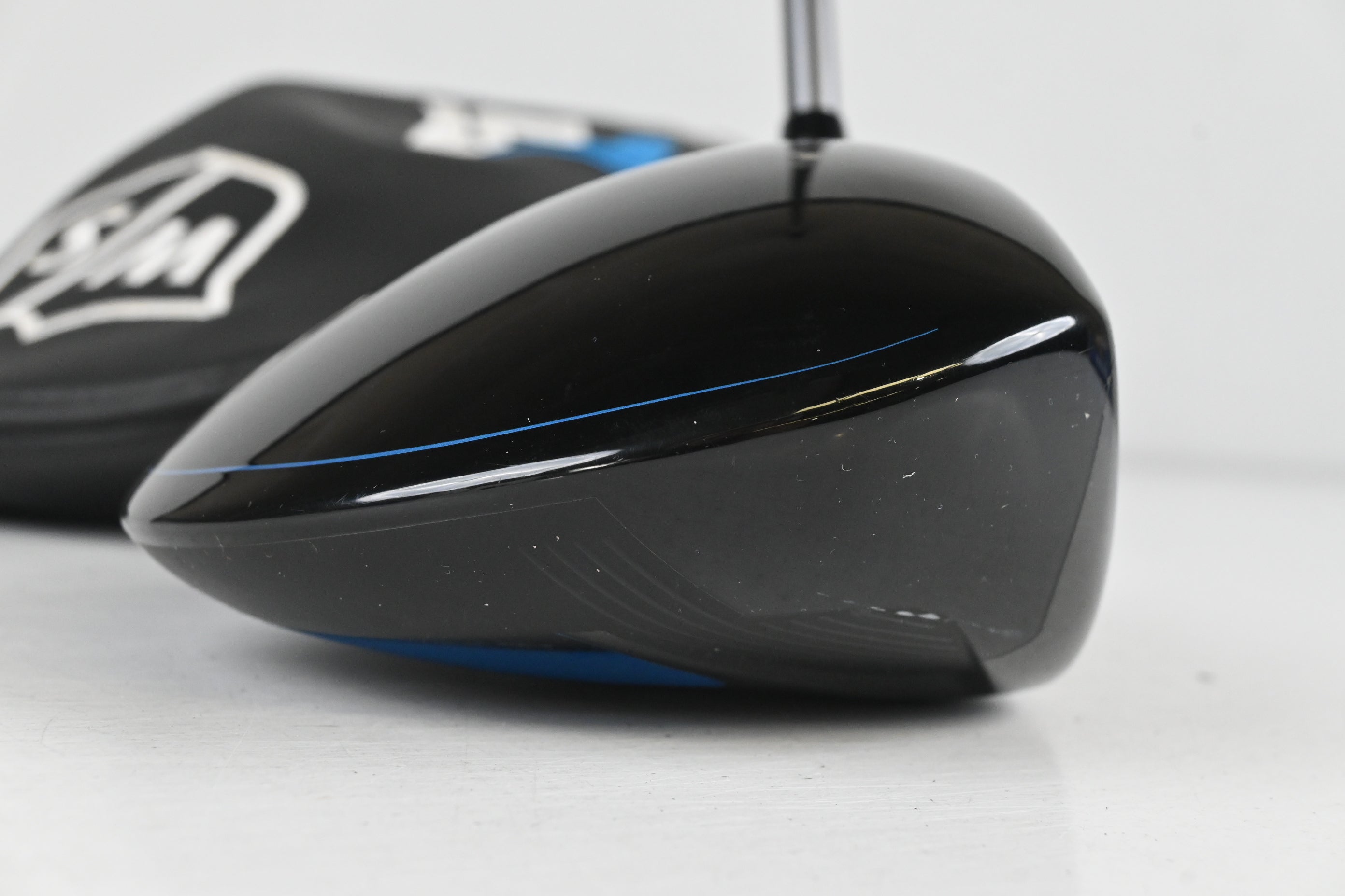 Wilson Staff D7 Driver / 10.5 Degree / Regular Flex UST Mamiya Helium Shaft