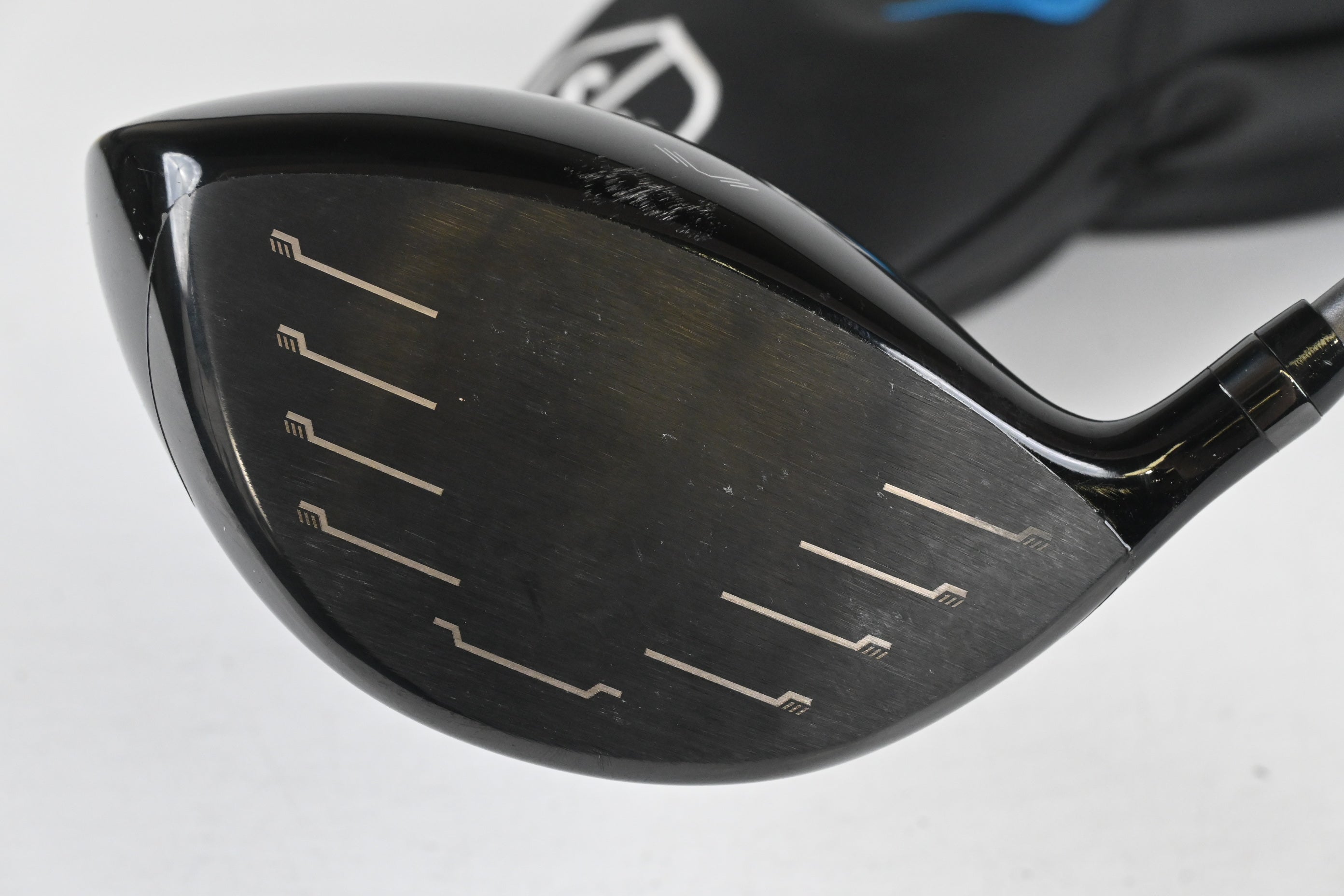 Wilson Staff D7 Driver / 10.5 Degree / Regular Flex UST Mamiya Helium Shaft