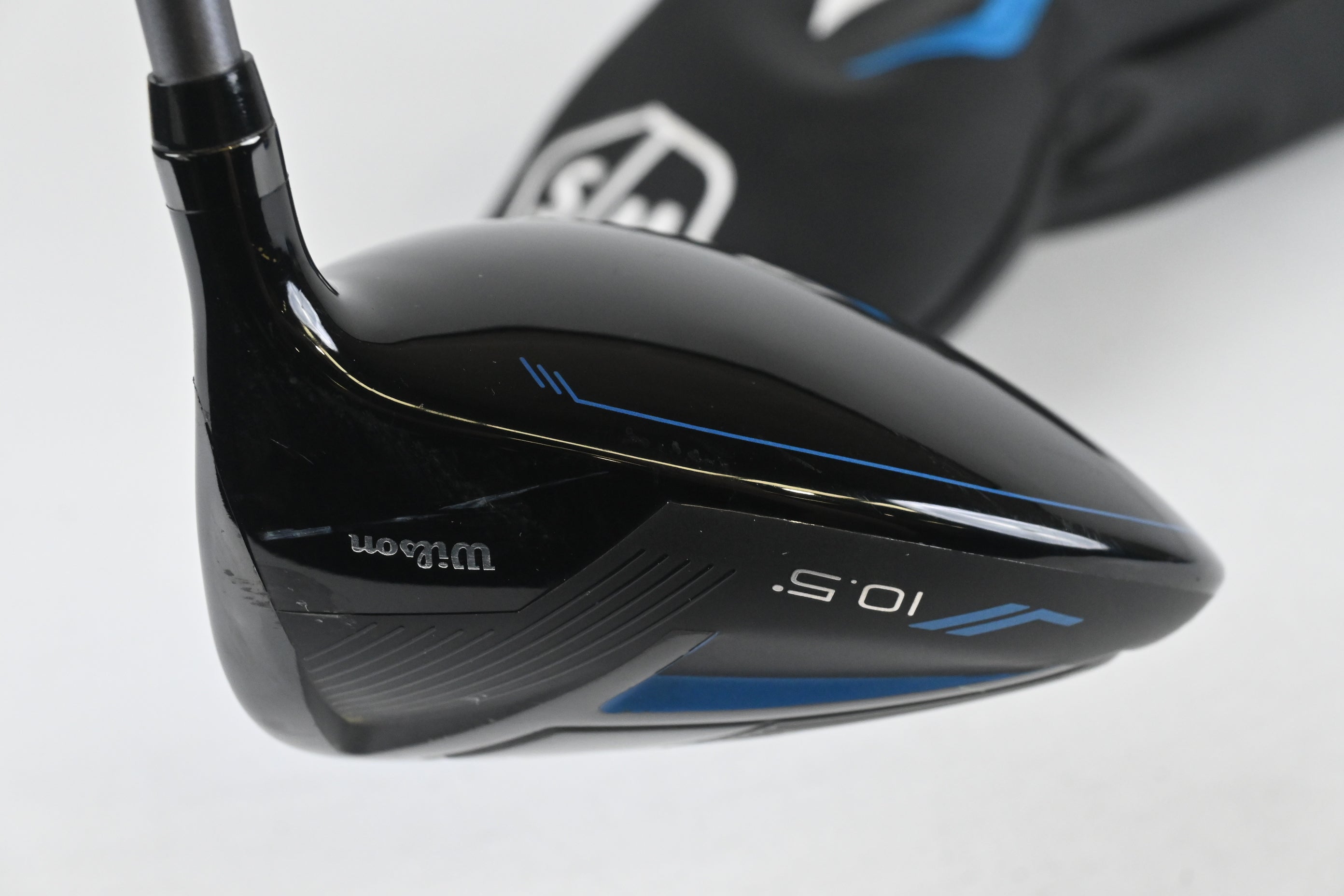 Wilson Staff D7 Driver / 10.5 Degree / Regular Flex UST Mamiya Helium Shaft