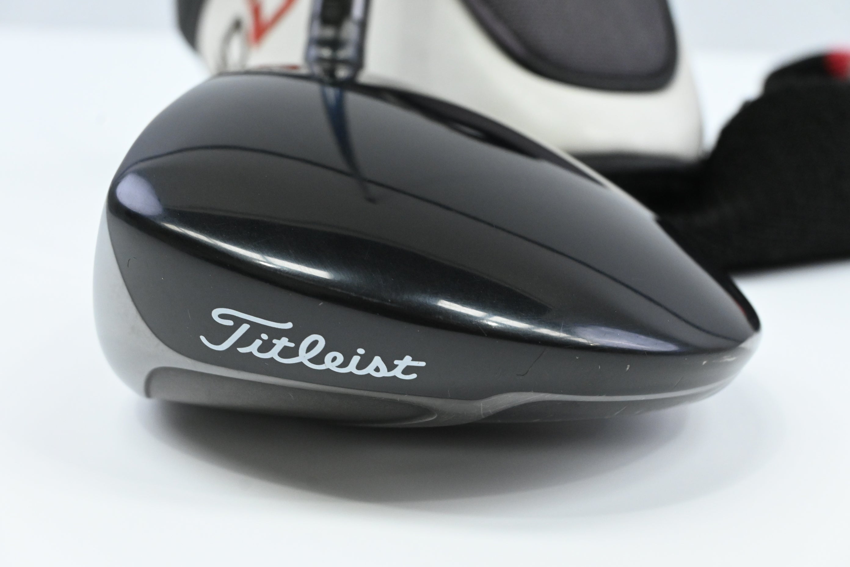 Left Hand Titleist 910 D2 Driver / 10.5 Degree / Regular Flex Diamana Kai'li 65