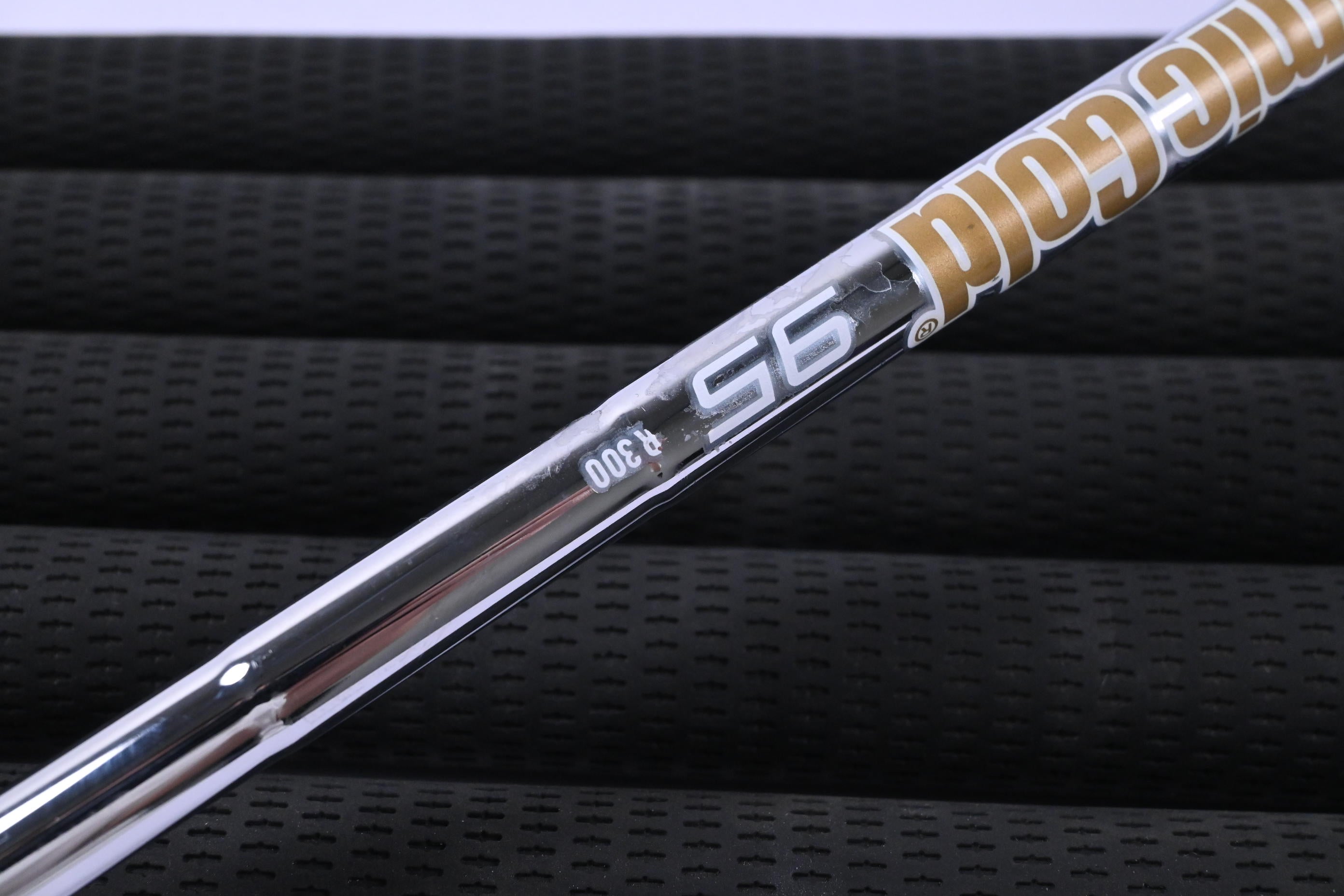 Mizuno JPX 925 Hot Metal HL Irons / 5-PW / Regular Flex Dynamic Gold 95 Shafts