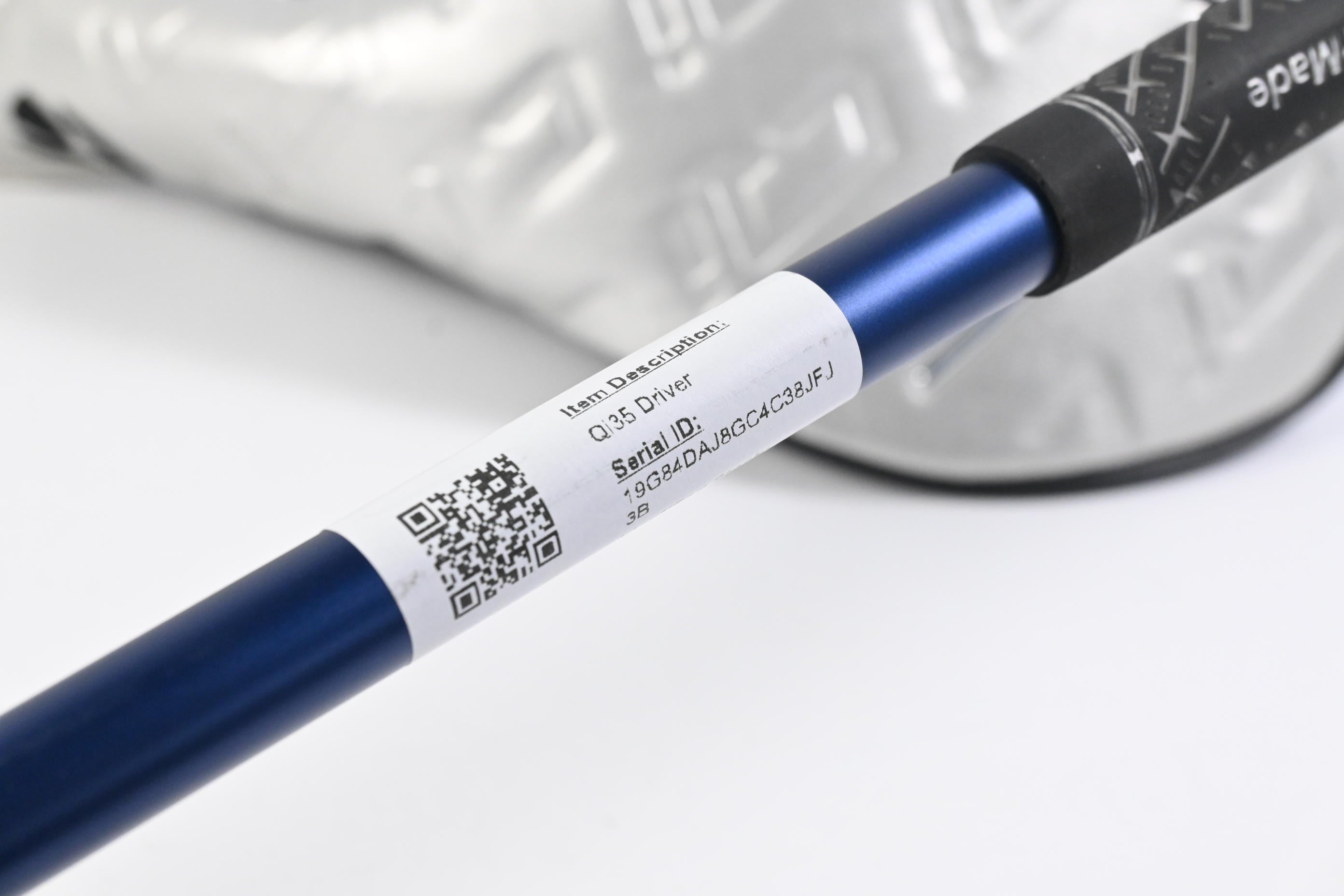 Taylormade Qi35 Driver / 10.5 Degree / Regular Flex Fujikura Ventus Blue 5 Shaft