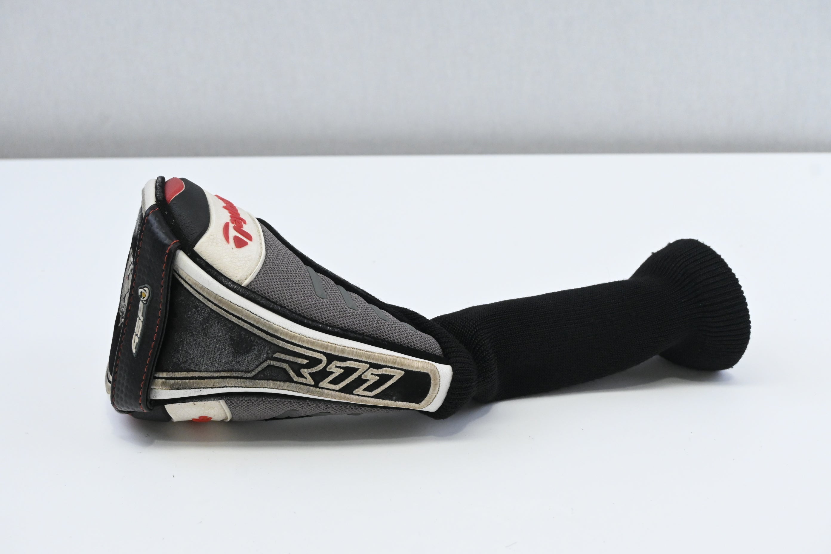 Taylormade R11 #5 Wood / 19 Degree / Stiff Flex Fujikura Motore F3 80 Shaft