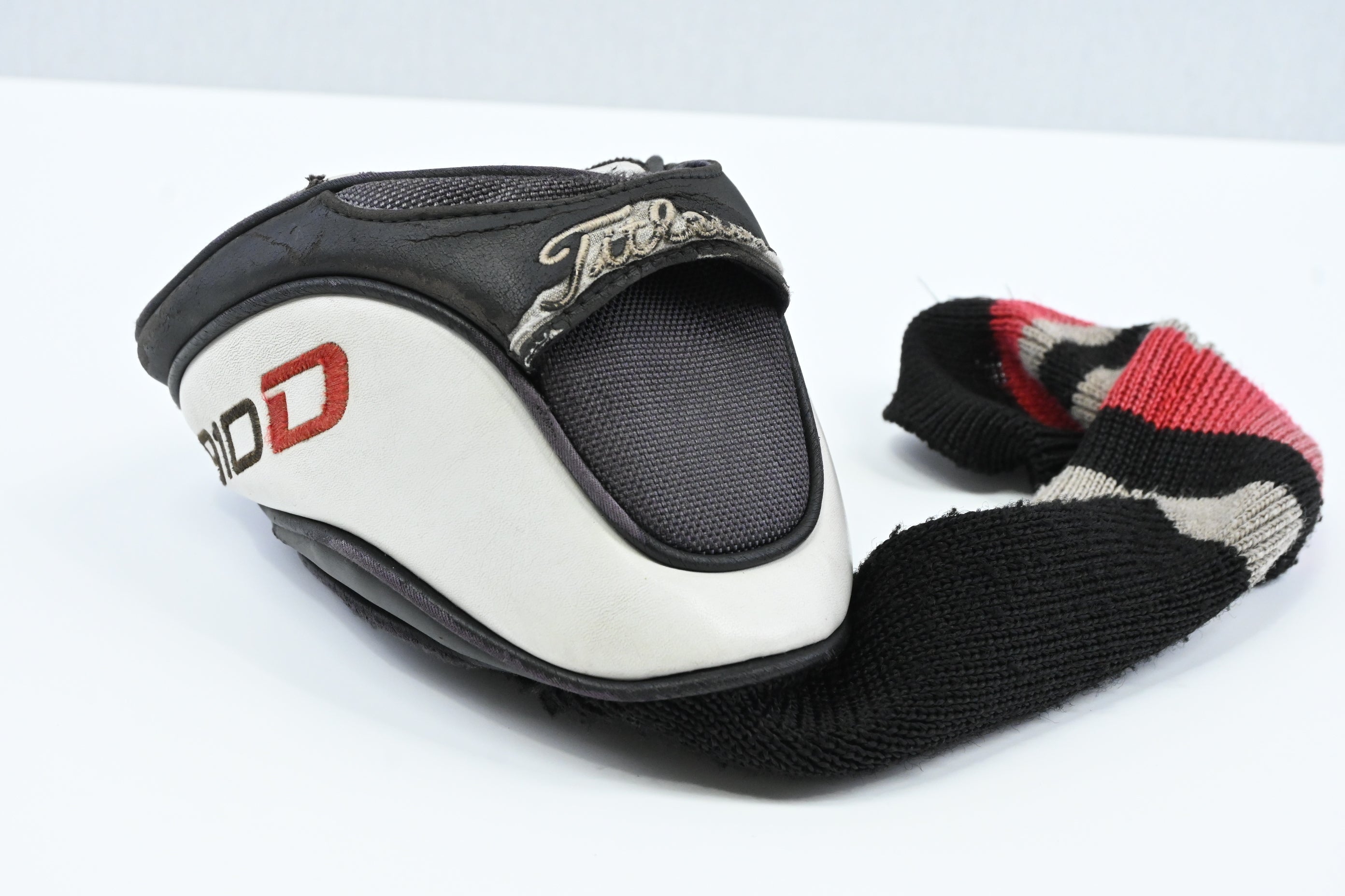 Left Hand Titleist 910 D2 Driver / 10.5 Degree / Regular Flex Diamana Kai'li 65