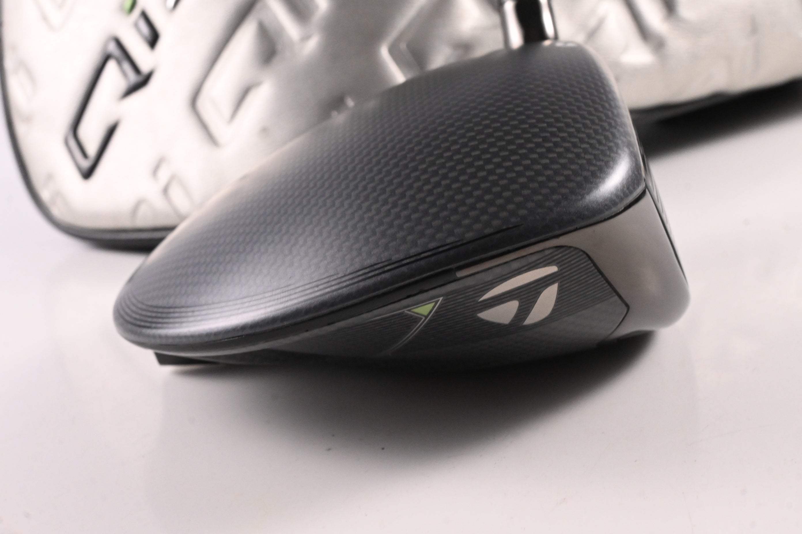 Taylormade Qi35 Driver / 10.5 Degree / Regular Flex Fujikura AirSpeeder 50 Shaft
