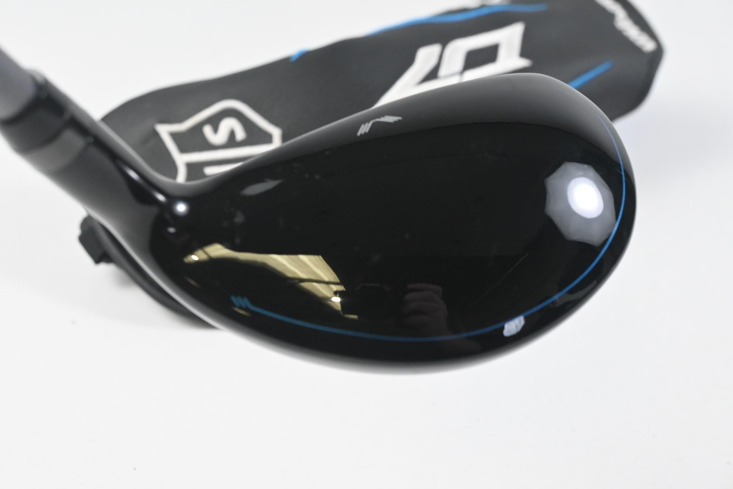 Wilson Staff D7 #4 Hybrid / 22 Degree / Regular Flex UST Mamiya Helium Shaft