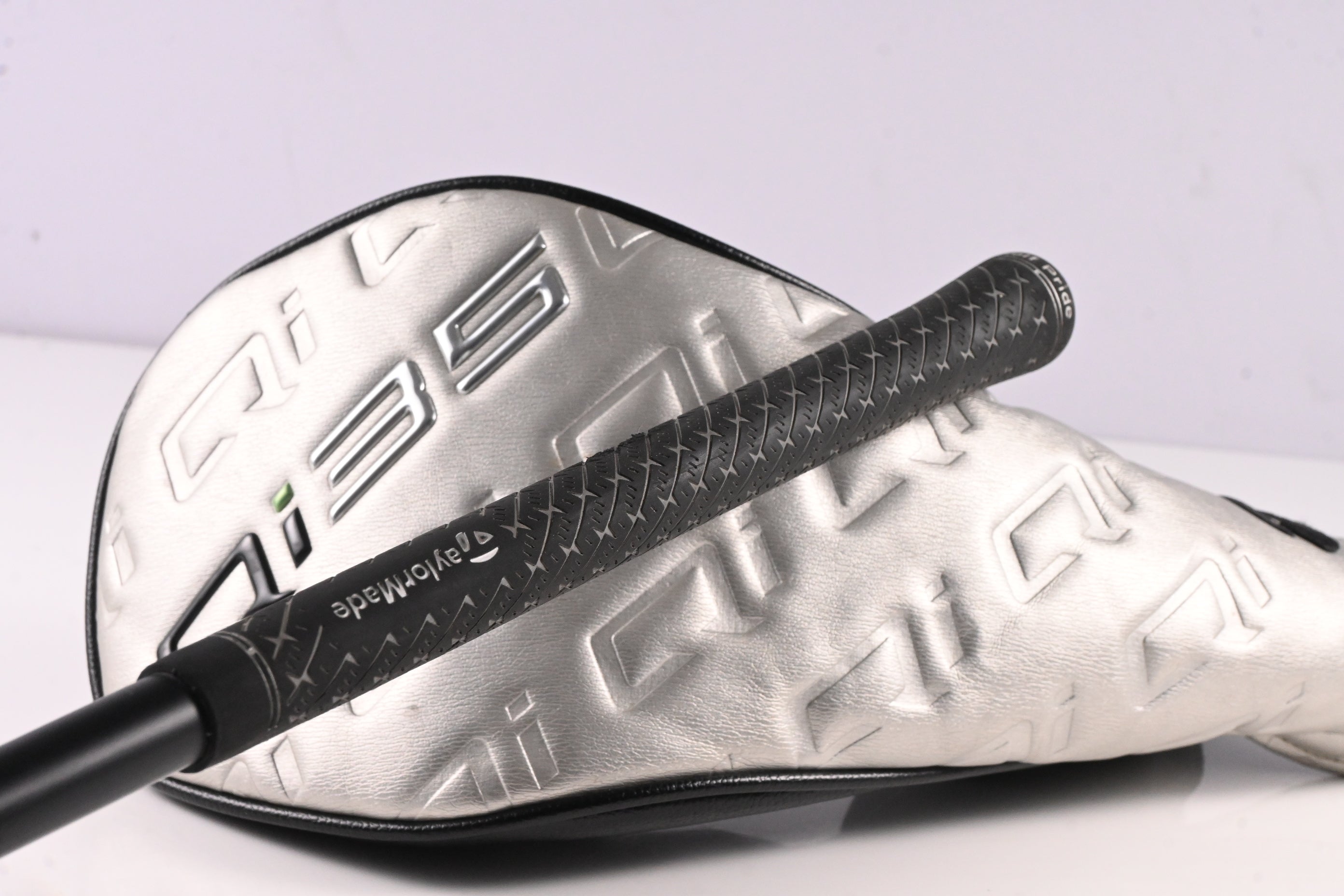 Taylormade Qi35 Driver / 10.5 Degree / Regular Flex Fujikura AirSpeeder 50 Shaft