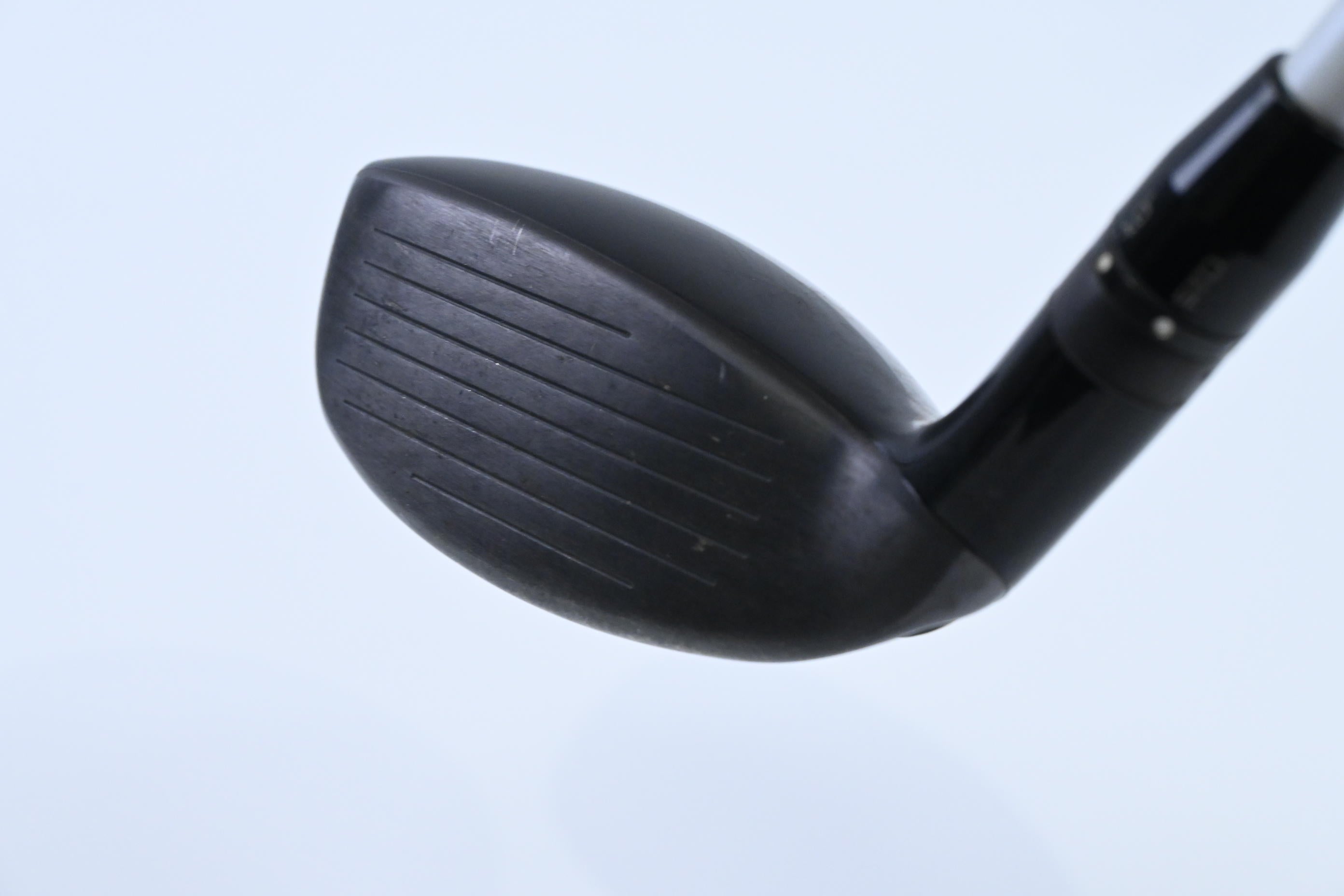 Wilson Staff FG Tour F5 #2 Hybrid / 17 Degree / Regular Flex Fubuki Z 80 Shaft