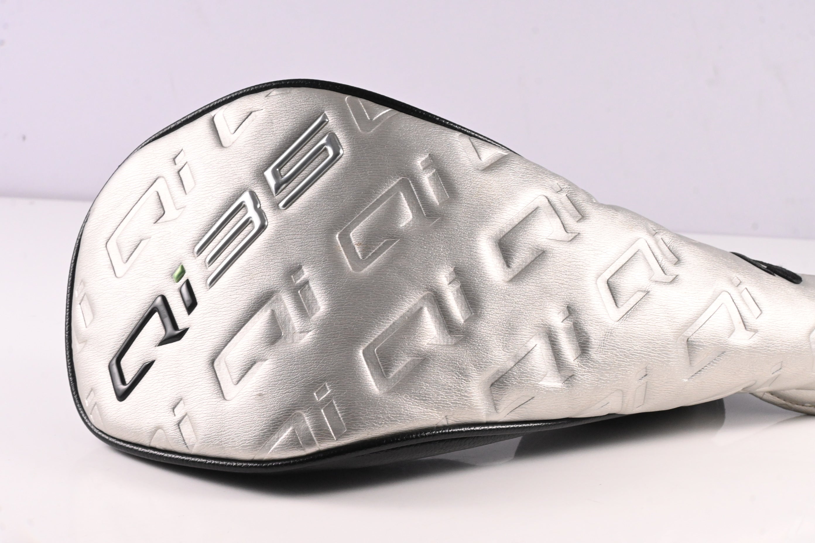 Taylormade Qi35 Driver / 10.5 Degree / Regular Flex Fujikura AirSpeeder 50 Shaft