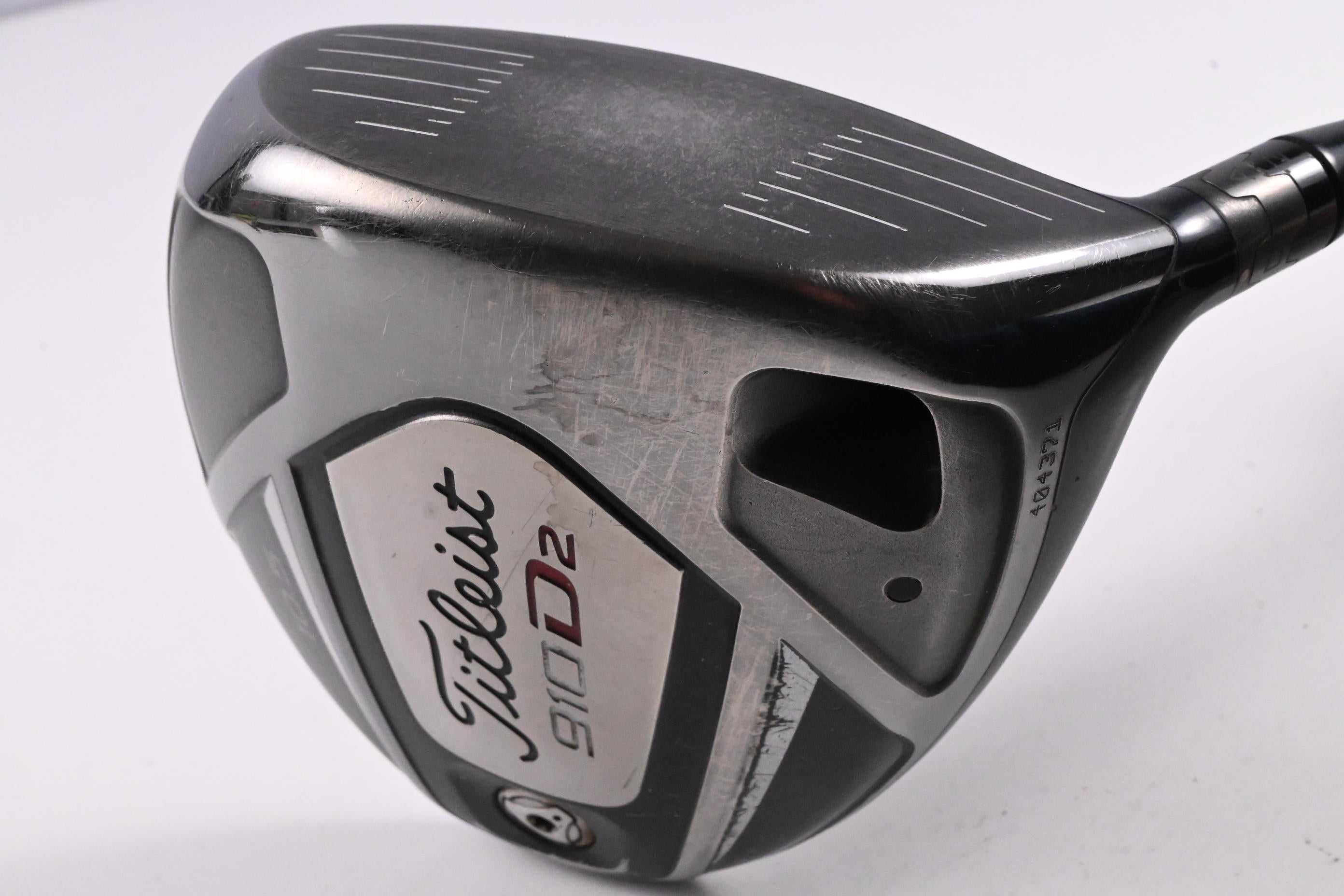 Titleist 910 D2 Driver / 10.5 Degree / Stiff Flex Graphite Design Tour AD YSQ 65