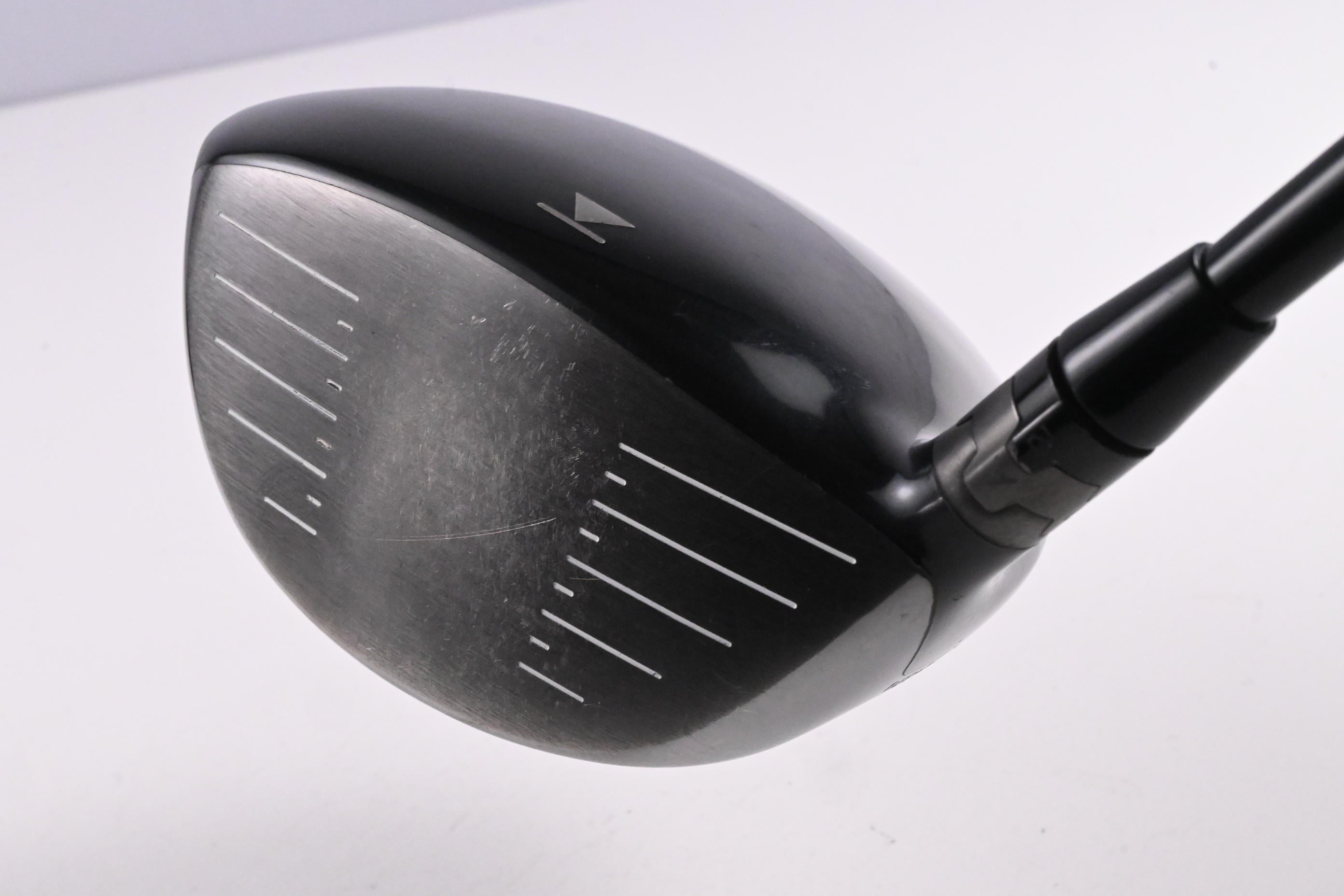 Titleist 910 D2 Driver / 10.5 Degree / Stiff Flex Graphite Design Tour AD YSQ 65