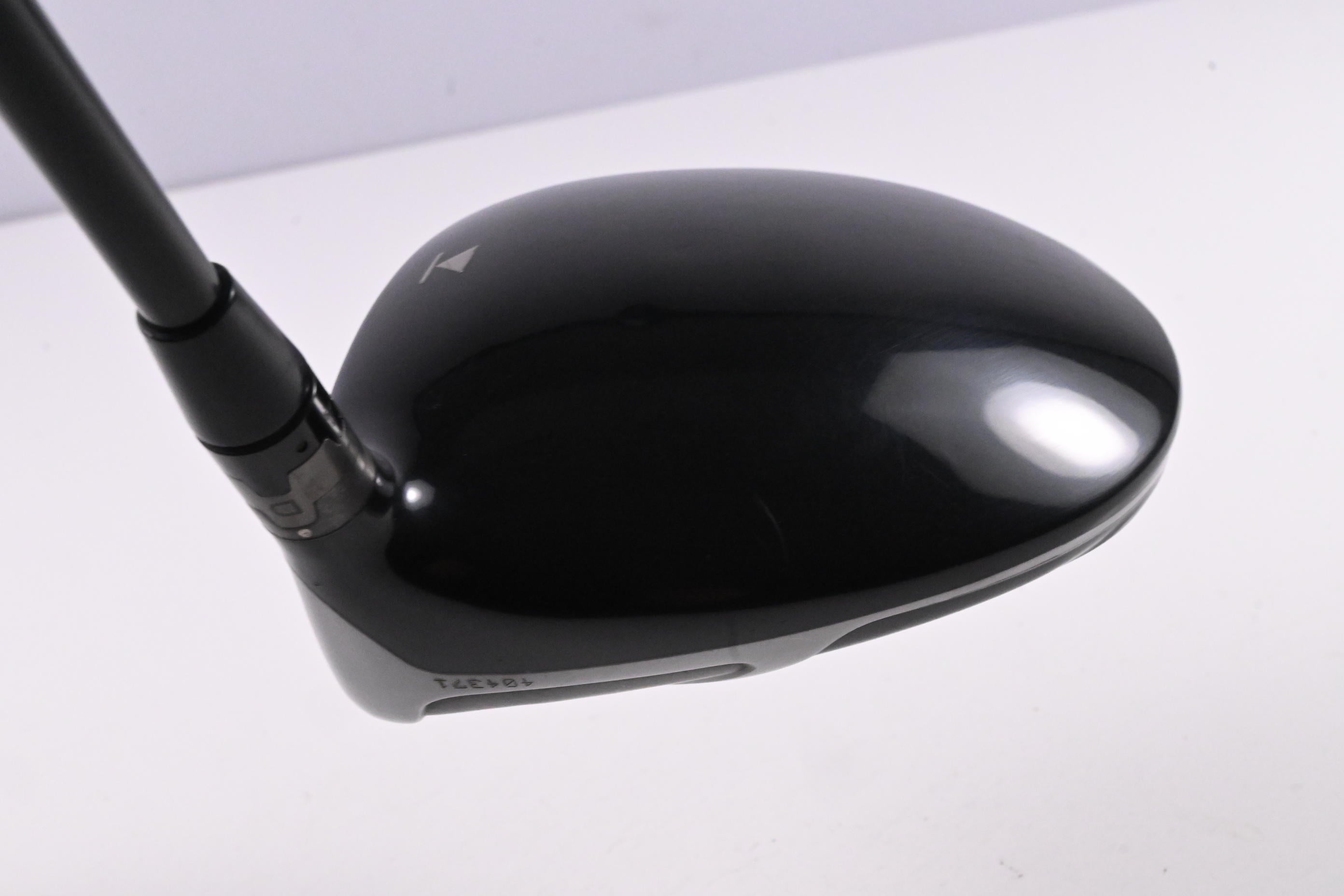 Titleist 910 D2 Driver / 10.5 Degree / Stiff Flex Graphite Design Tour AD YSQ 65