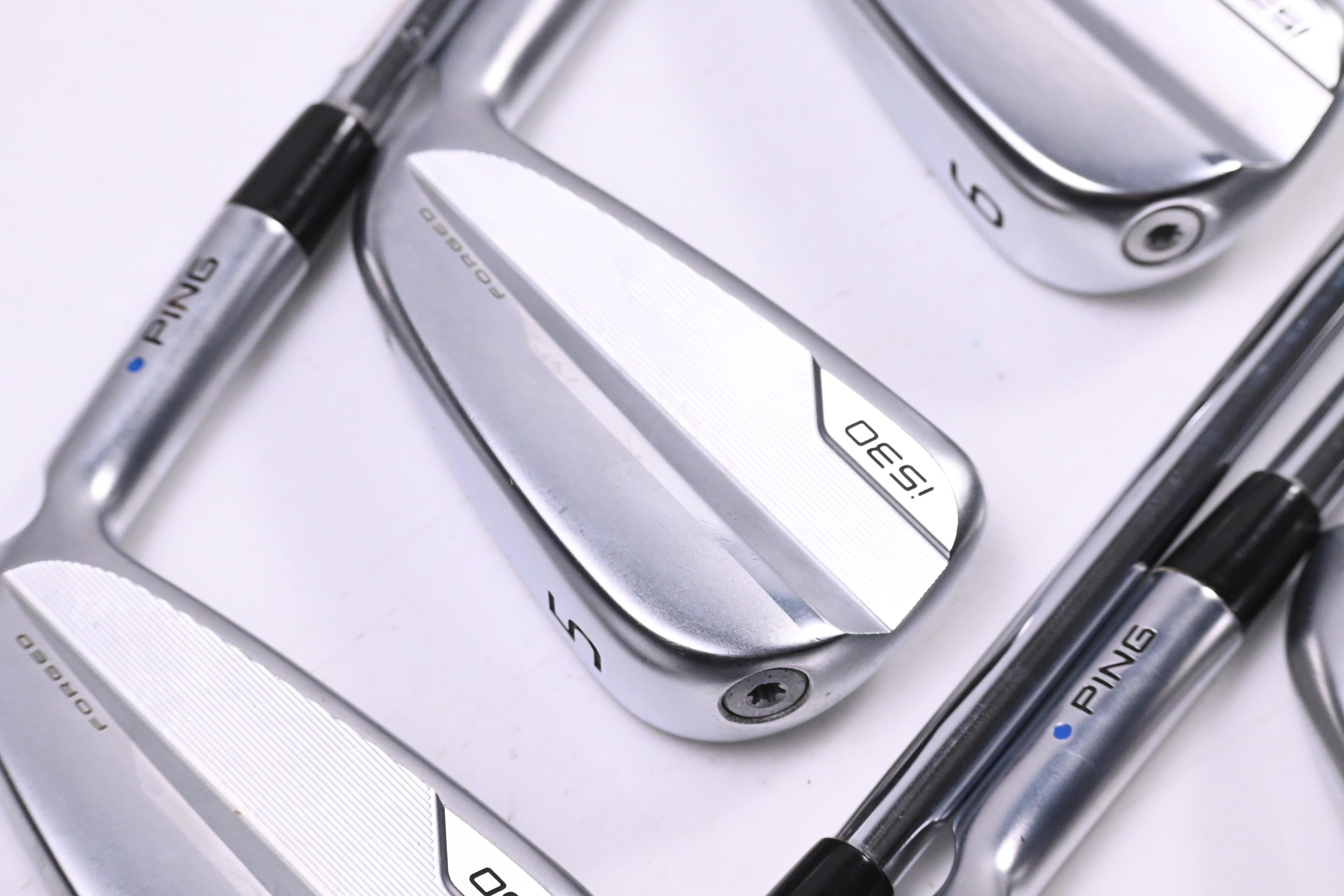 Ping i530 Irons / 4-PW / Blue Dot / Stiff Flex Dynamic Gold Mid 100 S300 Shafts