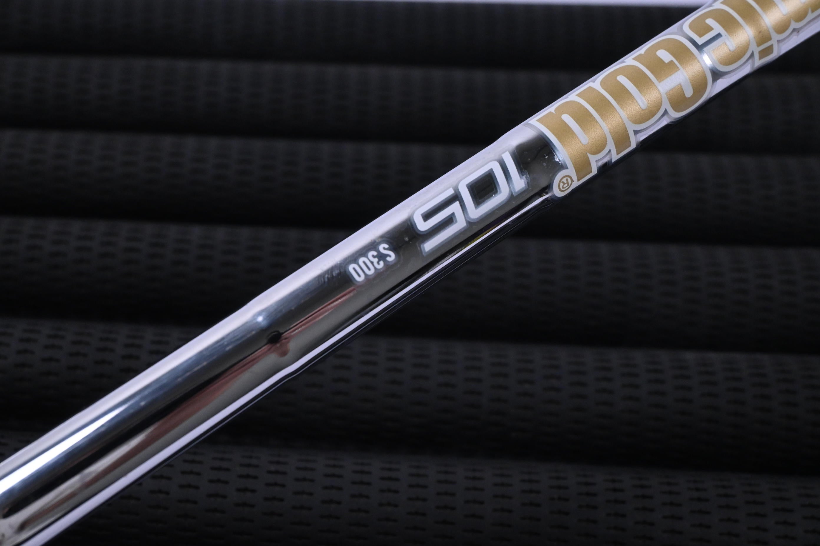 Left Hand Mizuno JPX 925 Hot Metal Irons / 5-PW+GW+SW / Regular Flex Shafts