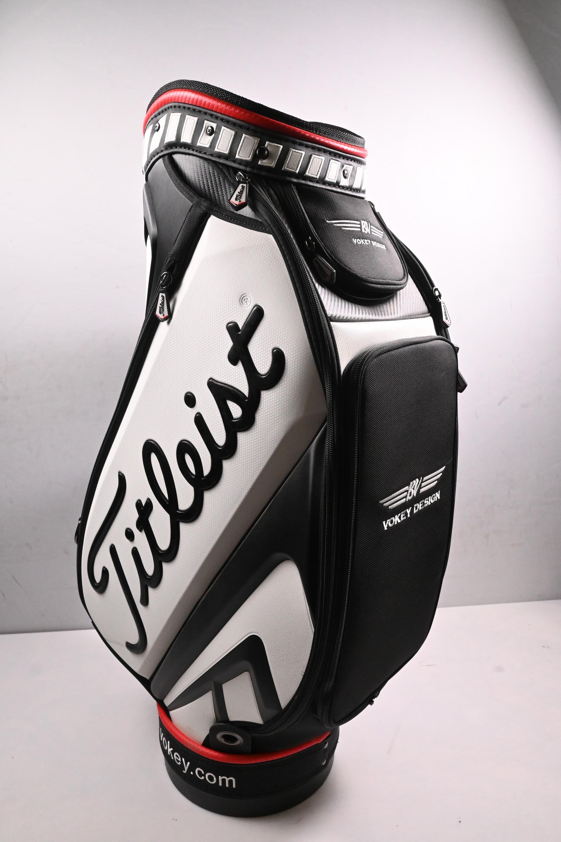Titleist Tour Vokey Bag / 6-Way Divider / Black, White, Red