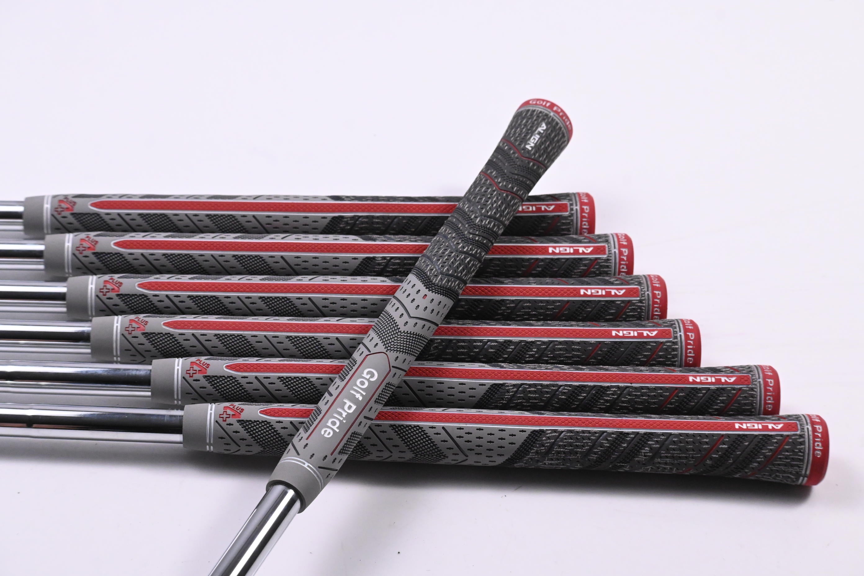 Ping i530 Irons / 4-PW / Blue Dot / Stiff Flex Dynamic Gold Mid 100 S300 Shafts