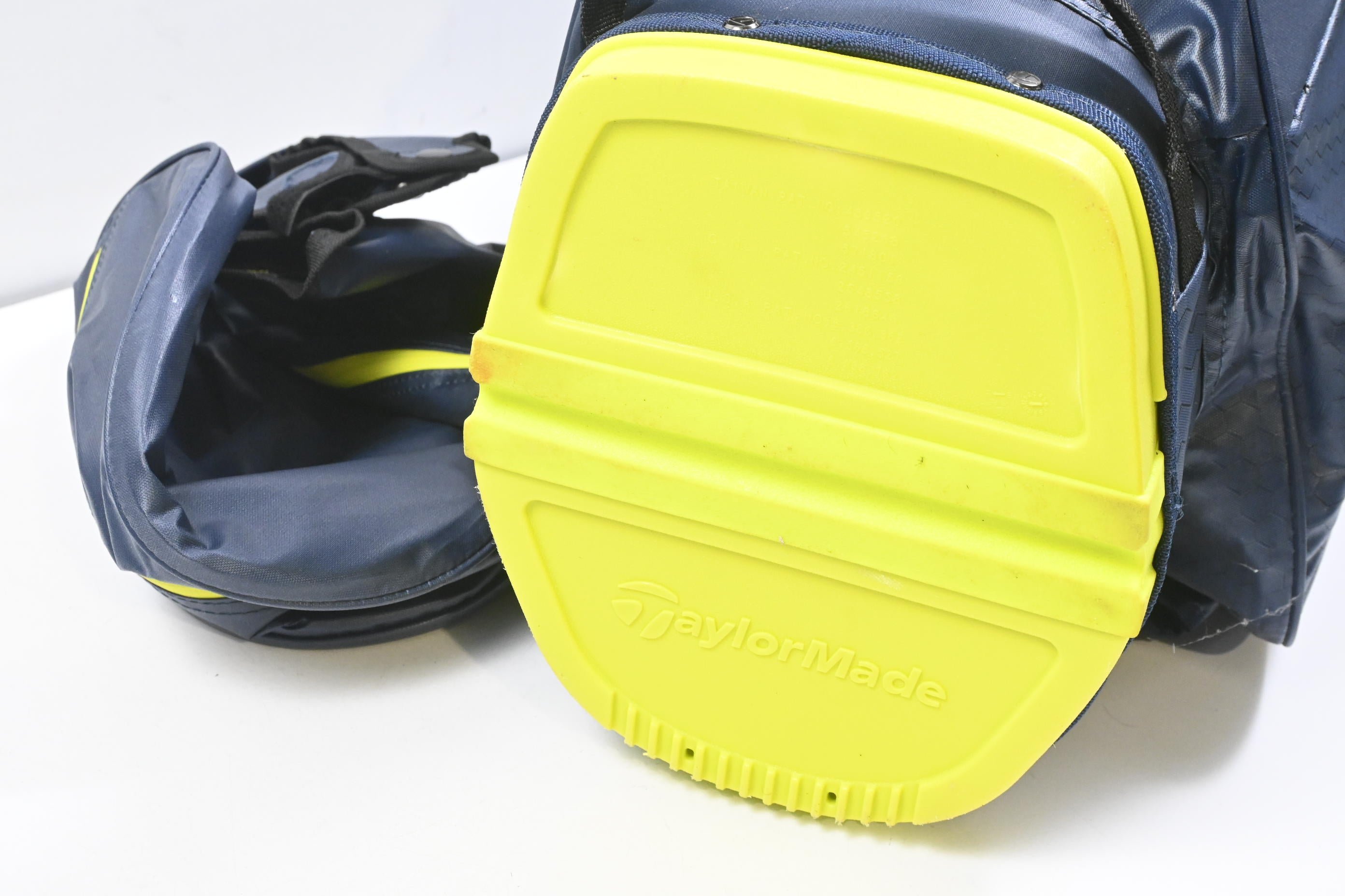 Taylormade Flex Tech Waterproof Stand Bag / 5-Way Divider / Navy, Yellow
