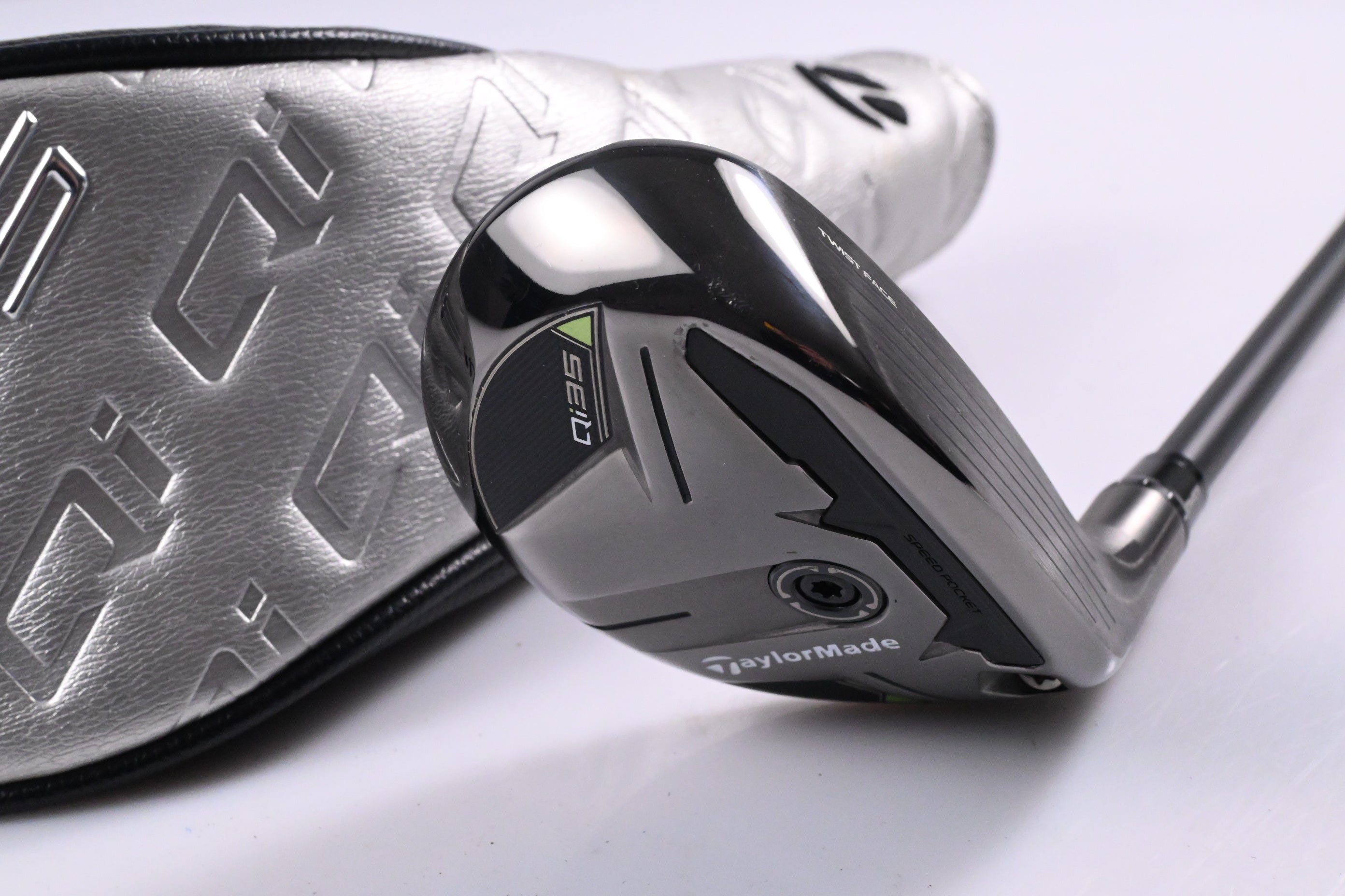 Taylormade Qi35 #4 Hybrid / 22 Degree / Regular Flex Fujikura Ventus Blue '25 6