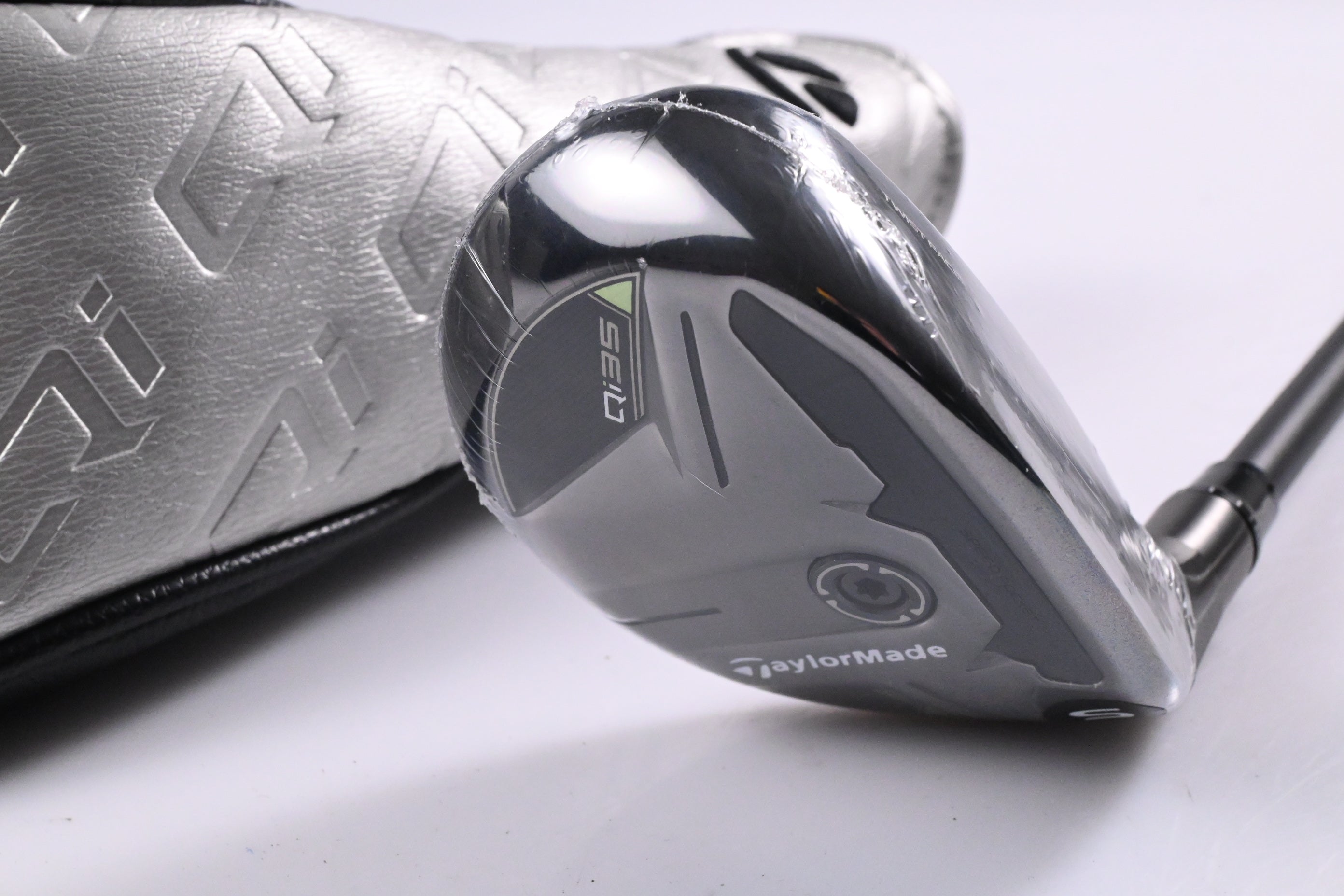 Taylormade Qi35 #4 Hybrid / 22 Degree / Stiff Flex Fujikura Ventus Blue '25 7