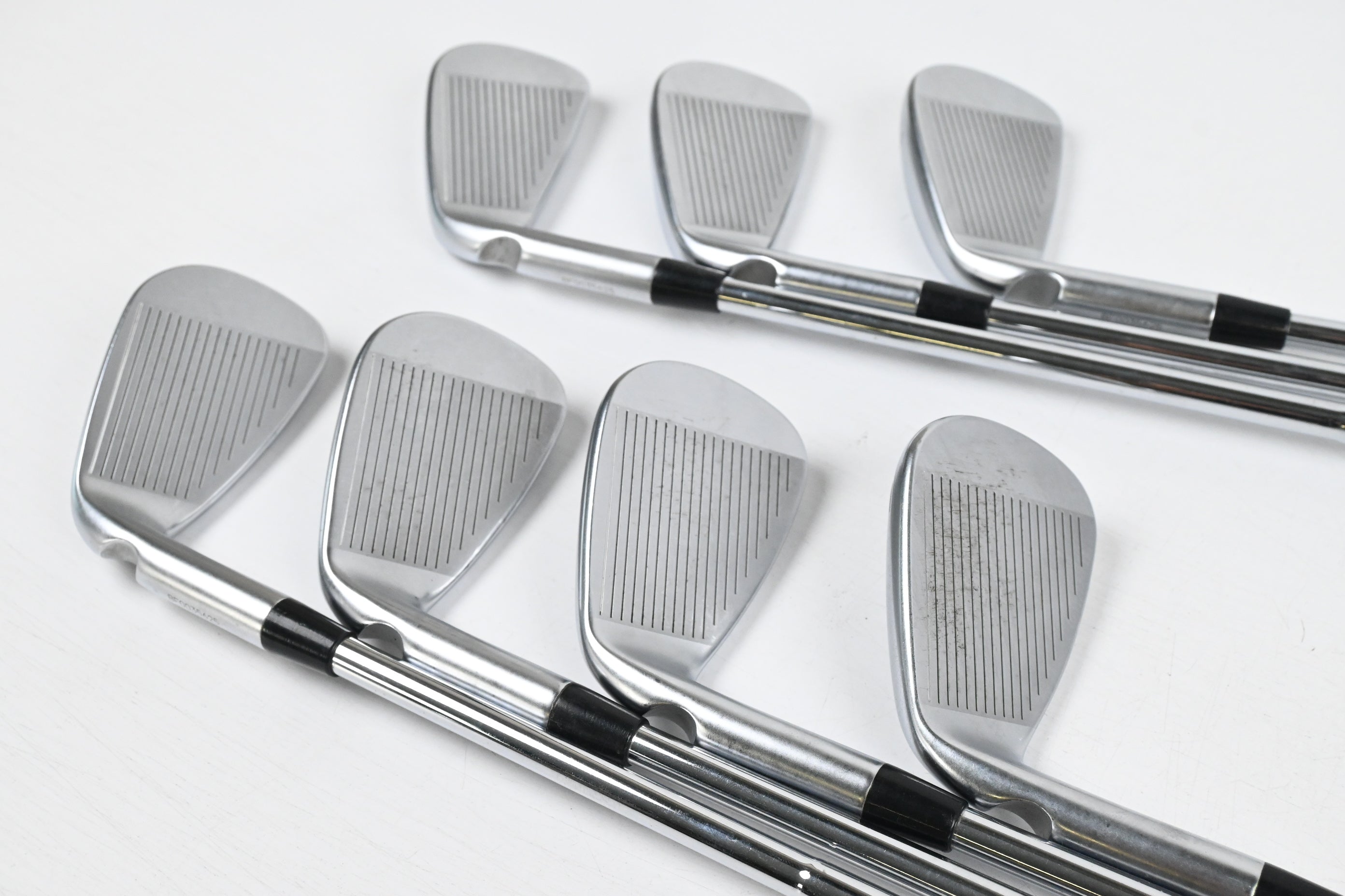 Ping i530 Irons / 5-PW+GW / White Dot / Stiff Flex Dynamic Gold Mid 115 S300 Shafts