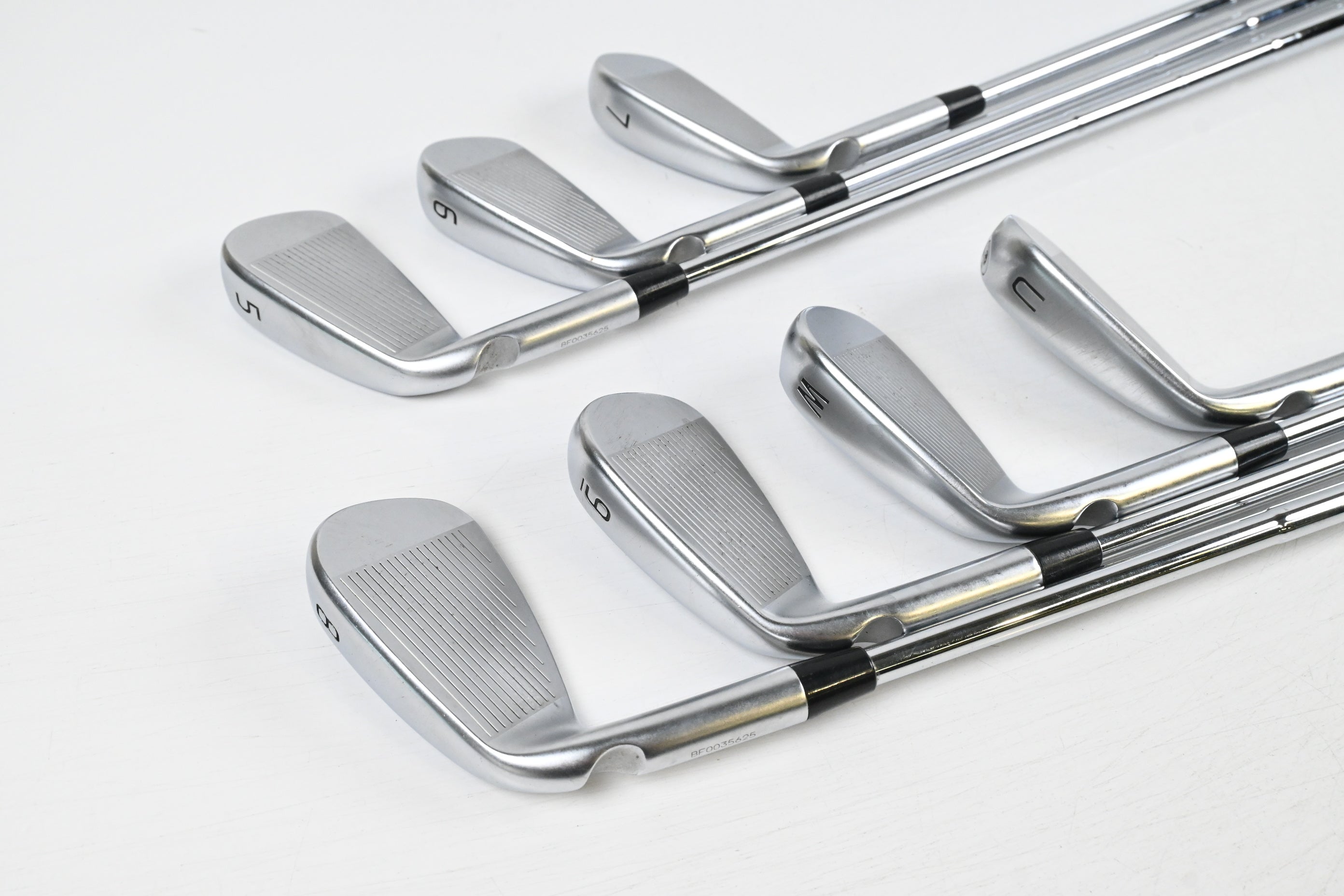 Ping i530 Irons / 5-PW+GW / White Dot / Stiff Flex Dynamic Gold Mid 115 S300 Shafts
