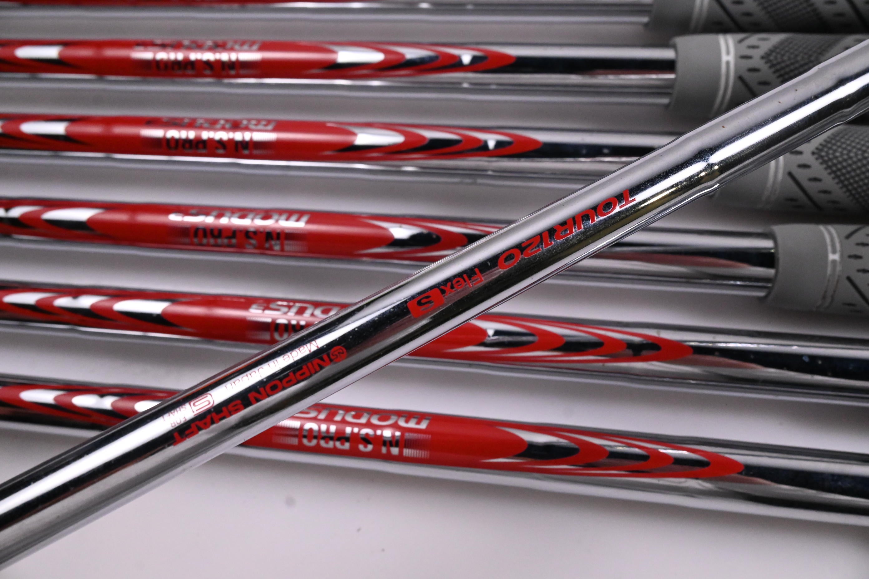 Titleist MB 620 Irons / 4-PW / Stiff Flex N.S.Pro Modus³ Tour 120 Shafts