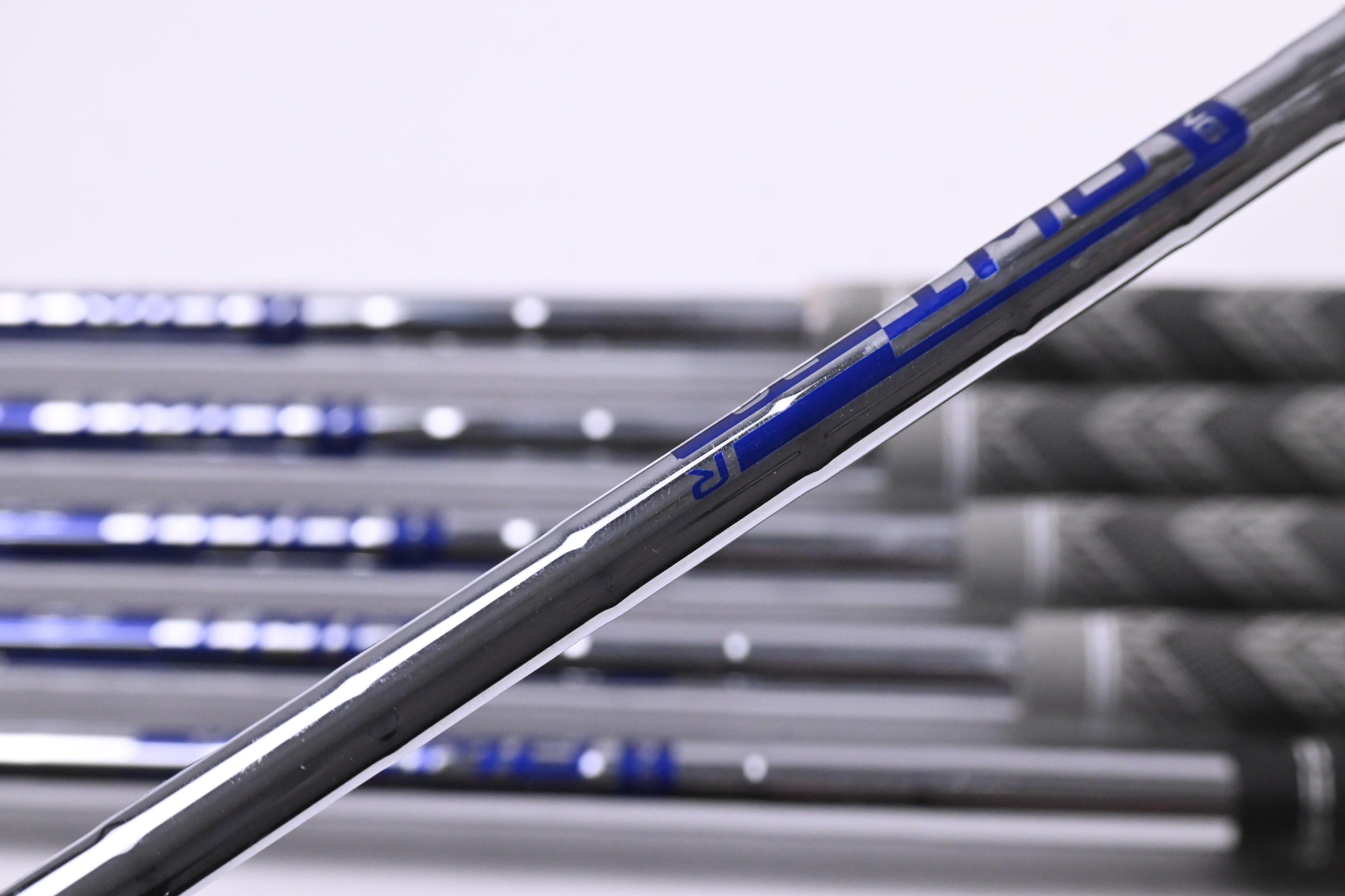 Ping G410 Irons / 5-PW / Blue Dot / Regular Flex Ping AWT 2.0 Shafts