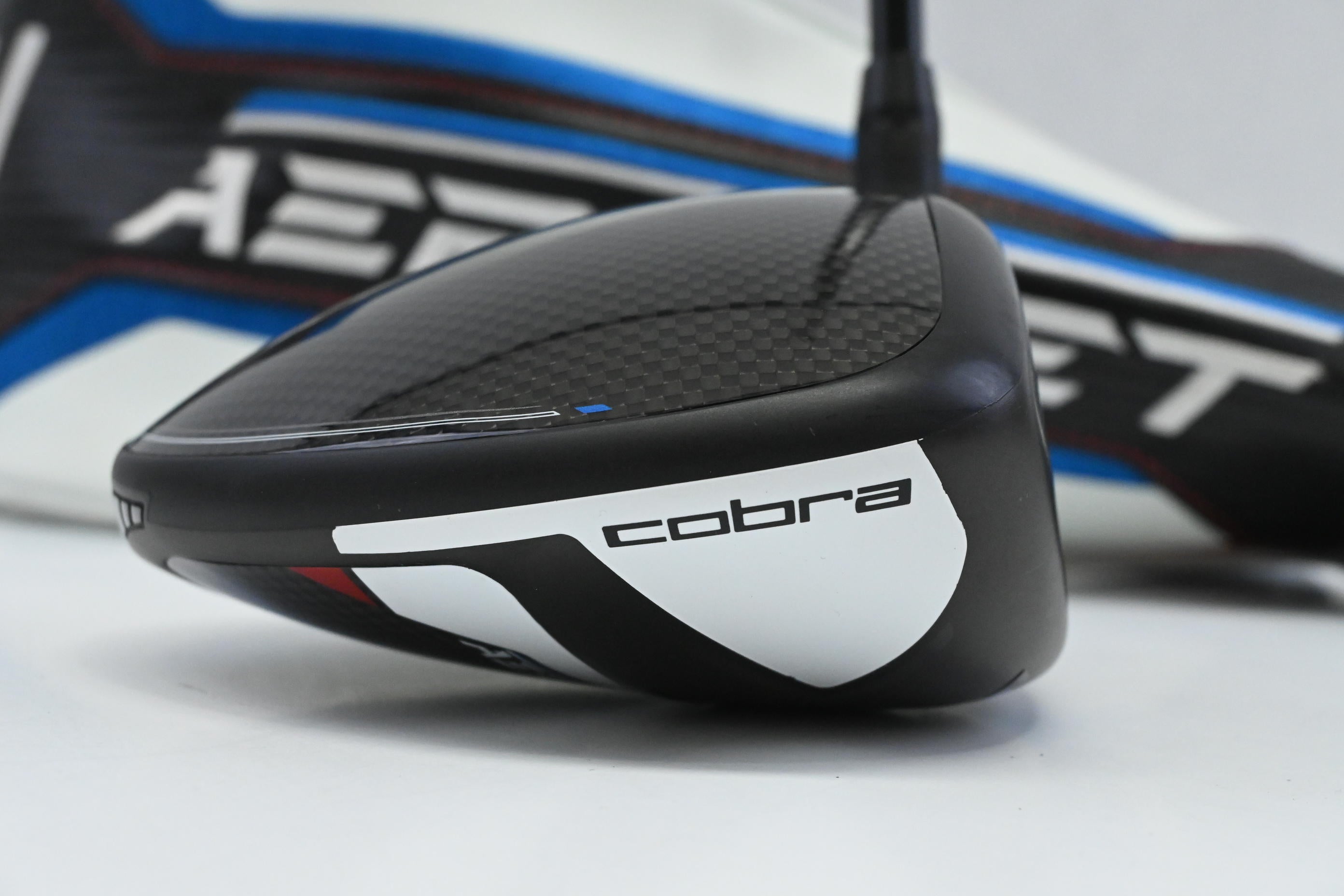 Cobra Aerojet Driver / 10.5 Degree / Regular Flex UST Helium Nanocore 5 Shaft