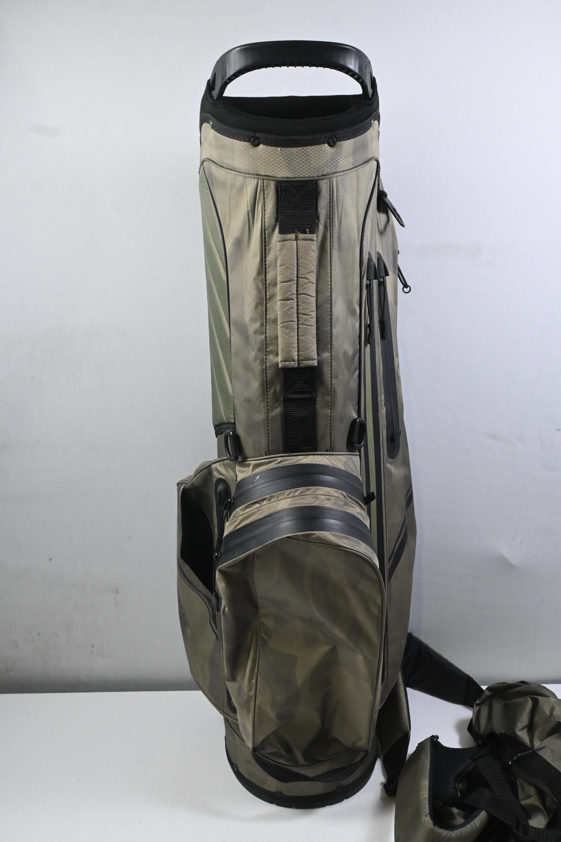 Callaway Chase Dry Stand Bag / 4-Way Divider / Camo