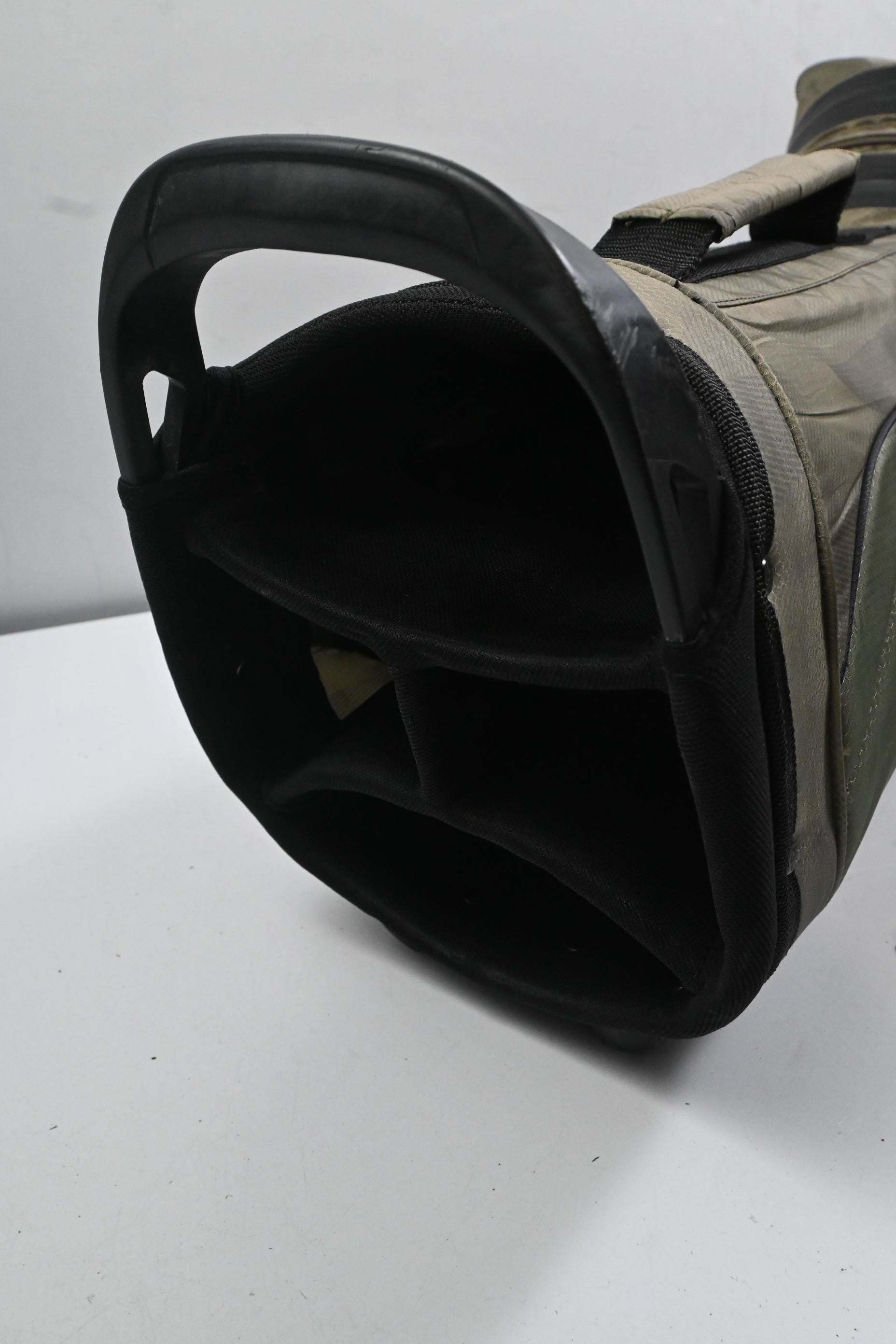 Callaway Chase Dry Stand Bag / 4-Way Divider / Camo