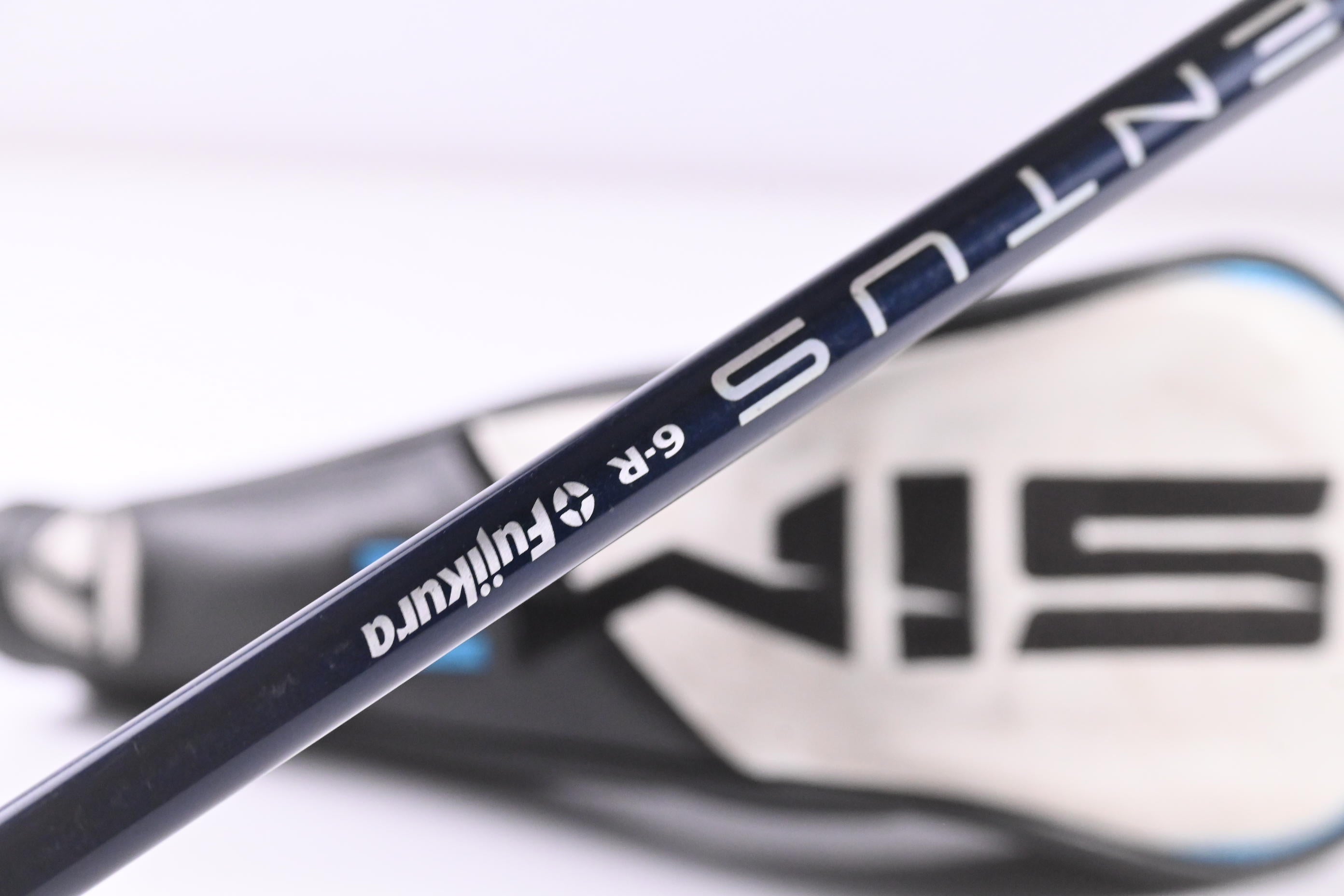 Taylormade SIM2 Max #4 Hybrid / 22 Degree / Regular Flex Fujikura Ventus Blue 6