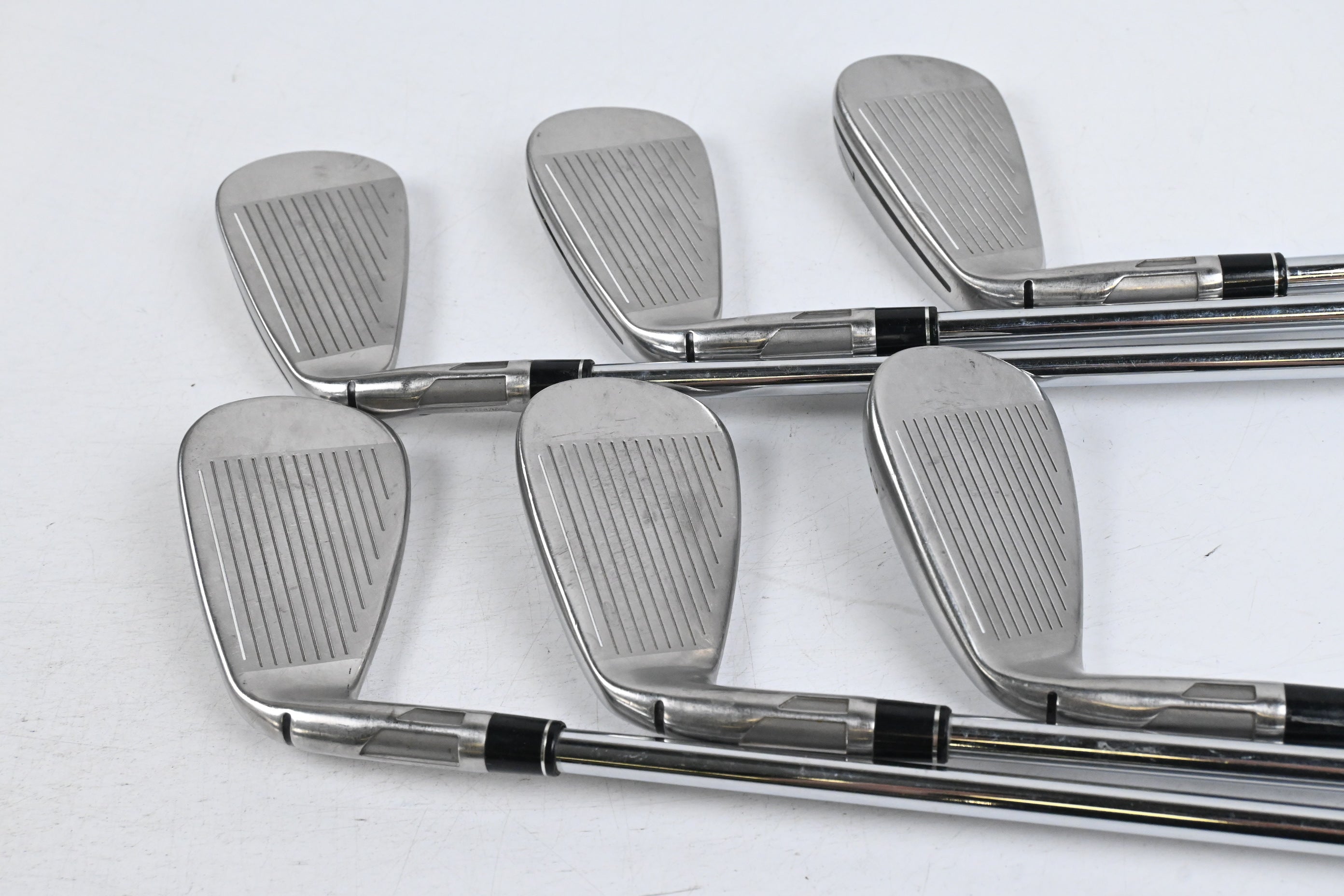 Taylormade SIM2 Max Irons / 5-PW / Regular Flex KBS MAXT MT 85 Shafts