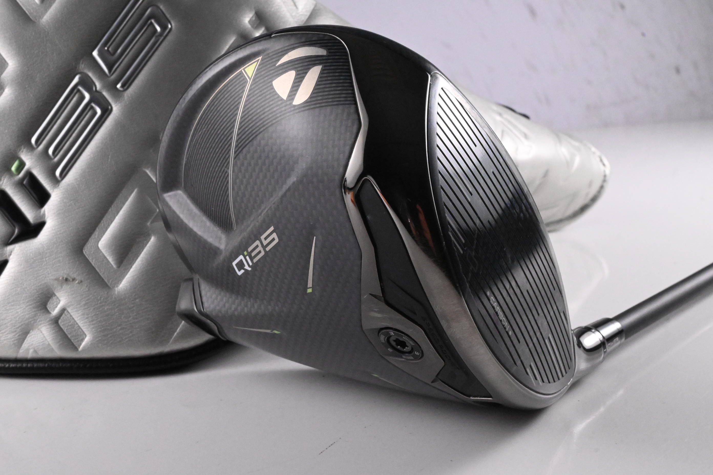 Taylormade Qi35 Driver / 9 Degree / Regular Flex Reax Blue 50 Shaft