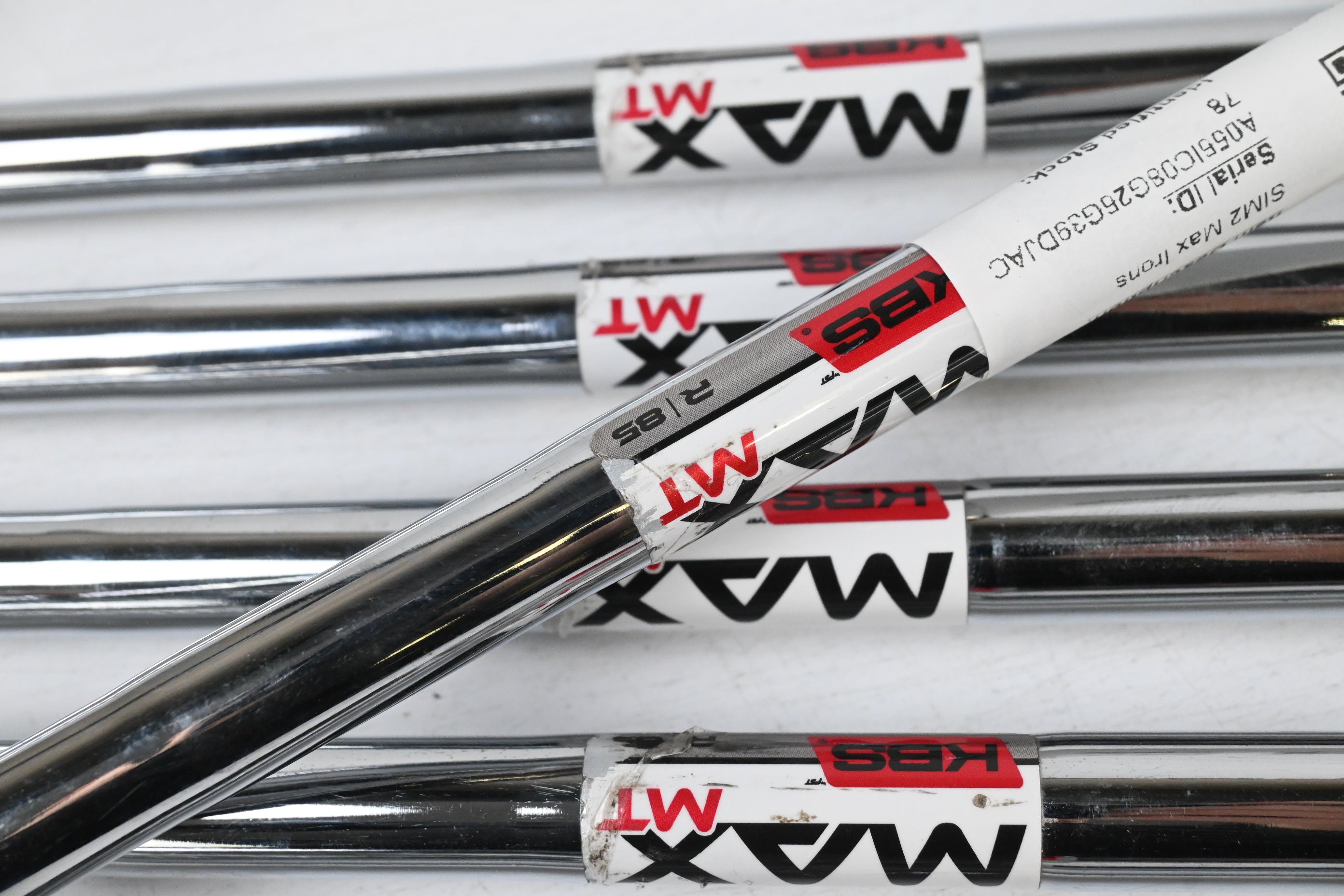 Taylormade SIM2 Max Irons / 5-PW / Regular Flex KBS MAXT MT 85 Shafts