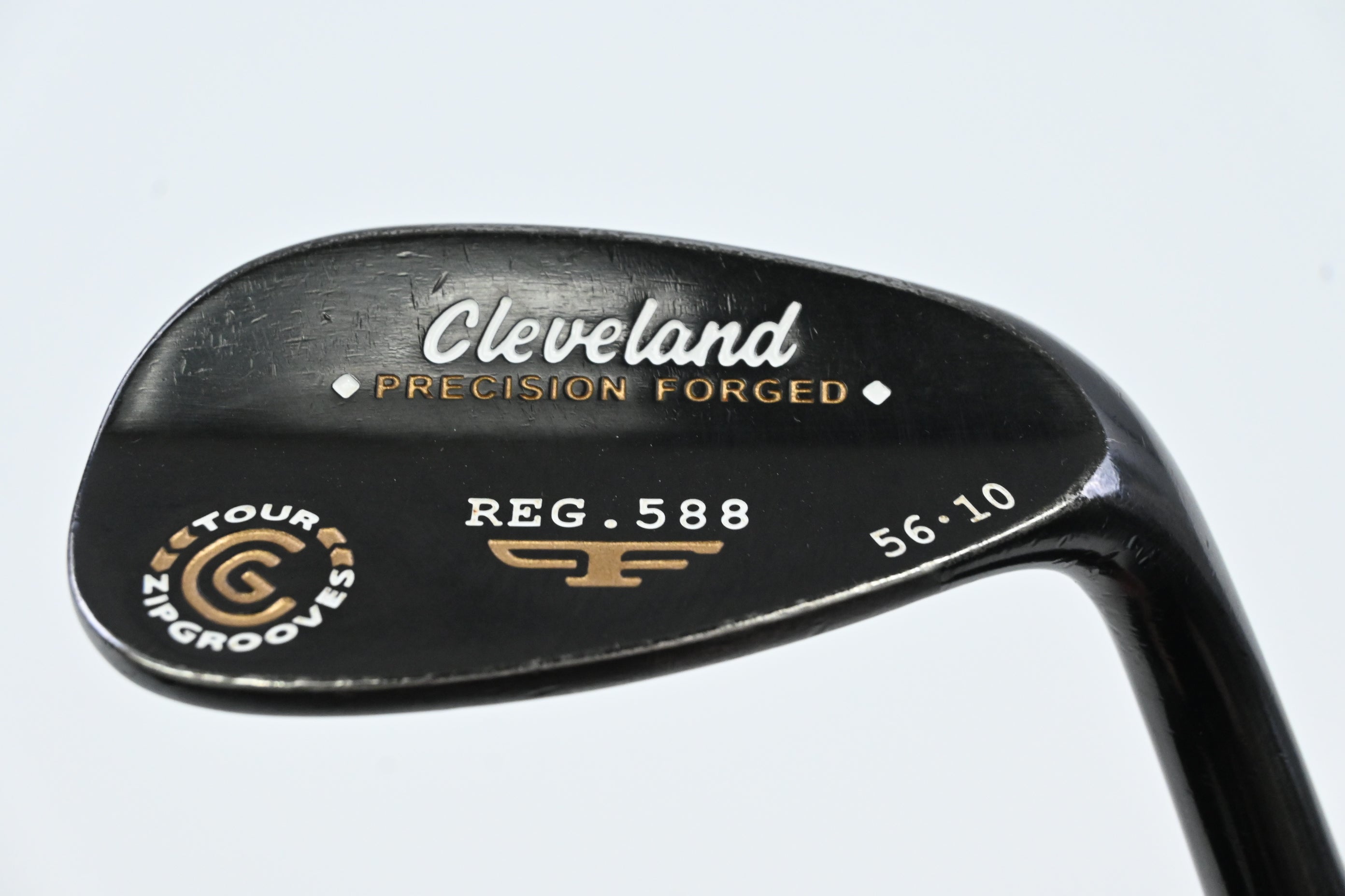 Cleveland 588 Precision Forged Sand Wedge / 56 Degree / Wedge Flex Tour Concept