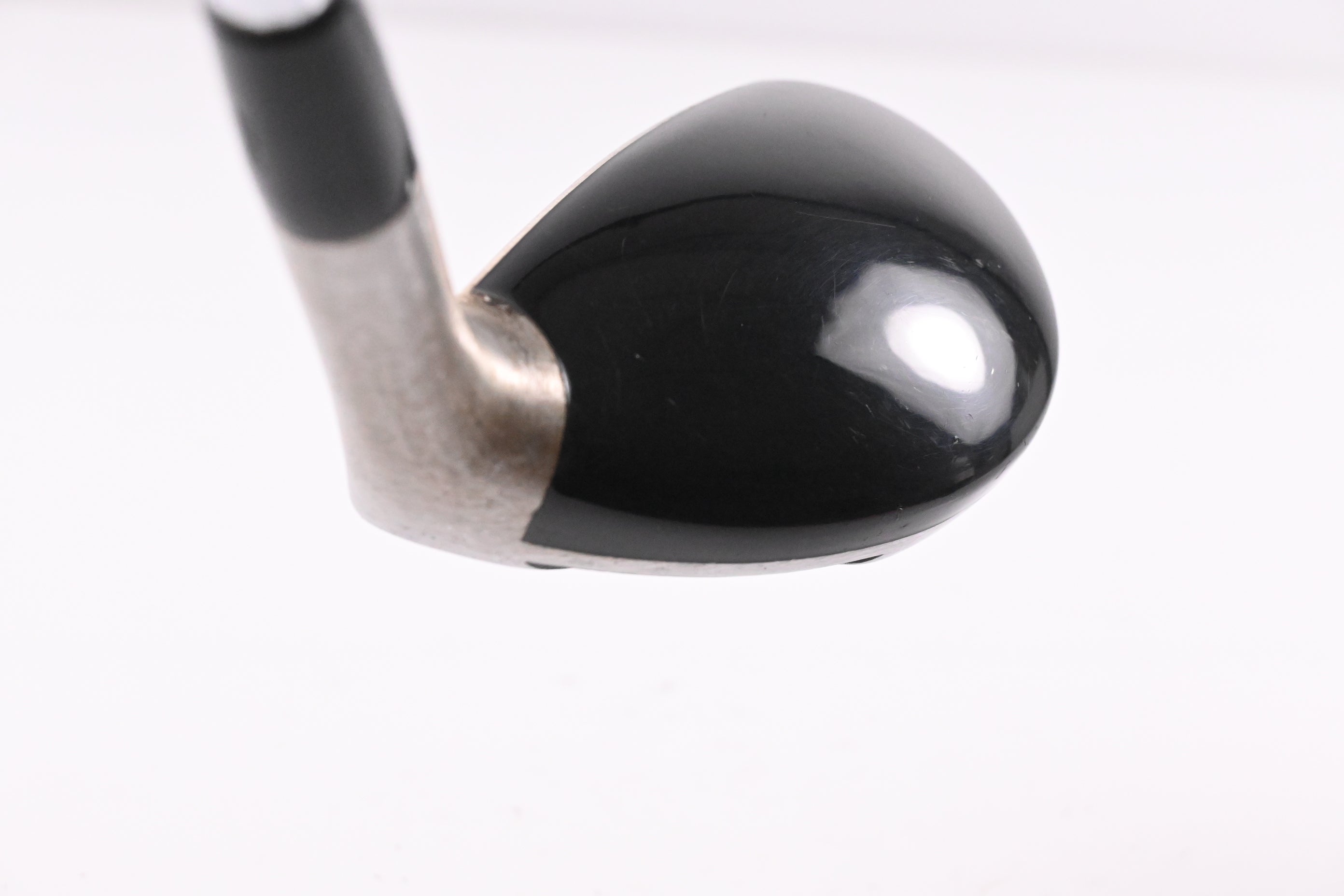 Titleist 585.H #3 Hybrid / 19 Degree / Stiff Flex Dynamic Gold S300 Shaft