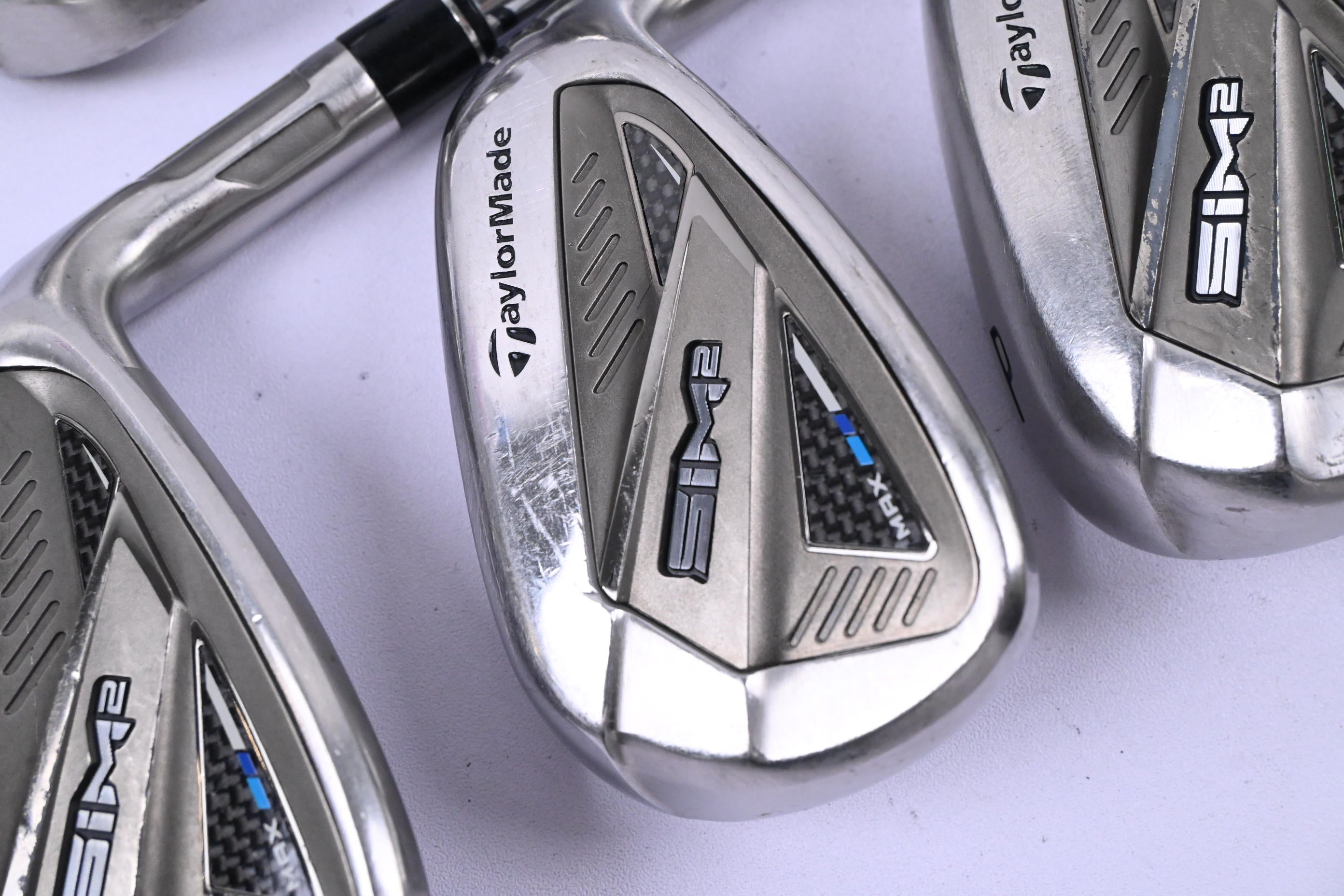 Taylormade SIM2 Max Irons / 5-PW+SW / Regular Flex KBS Max MT 85 Shafts